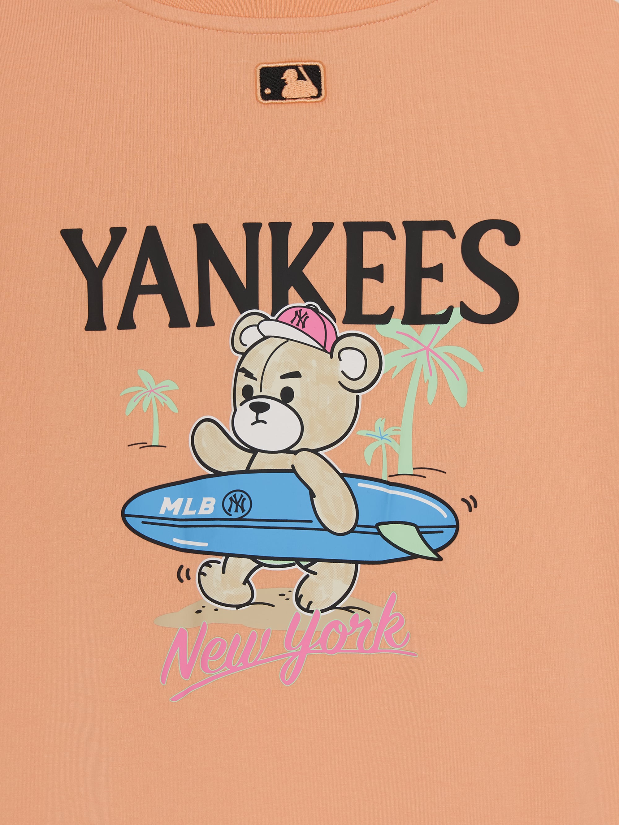 Street Surfing Bear Artwork T-shirt