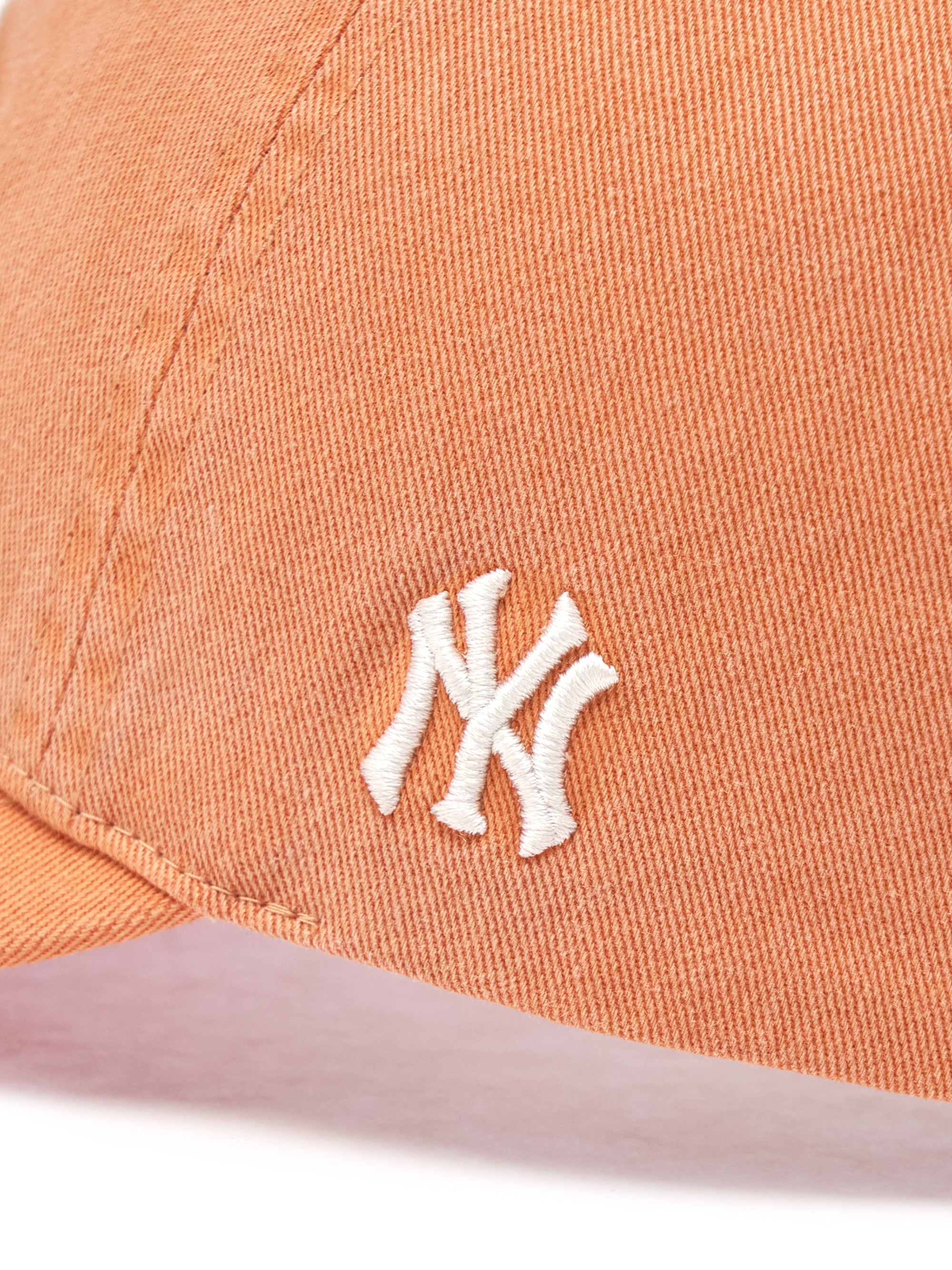 Vintage Demage Curve Logo Unstructured Ballcap