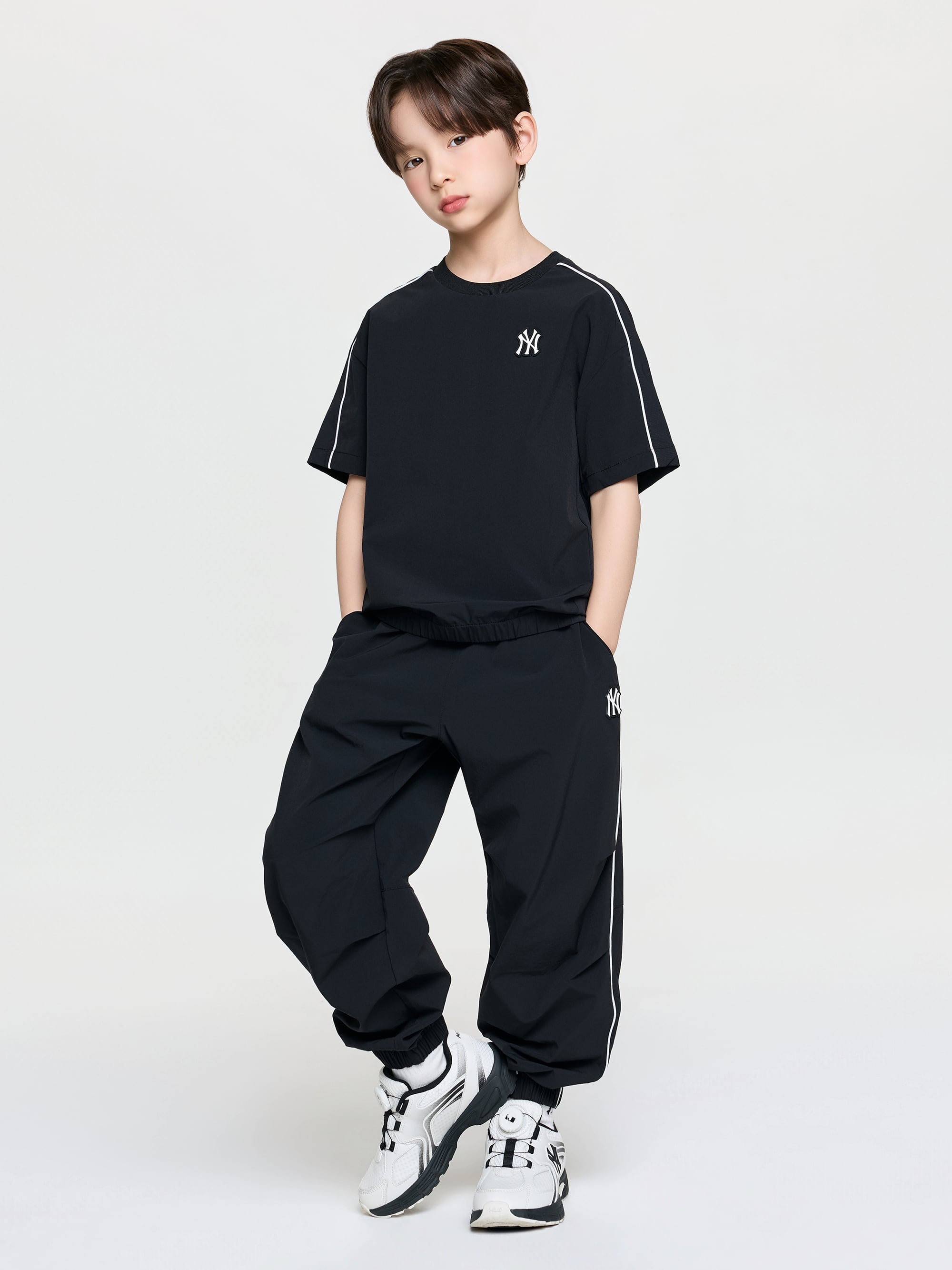 Outdoor Basic Woven Pants, T-shirt Set