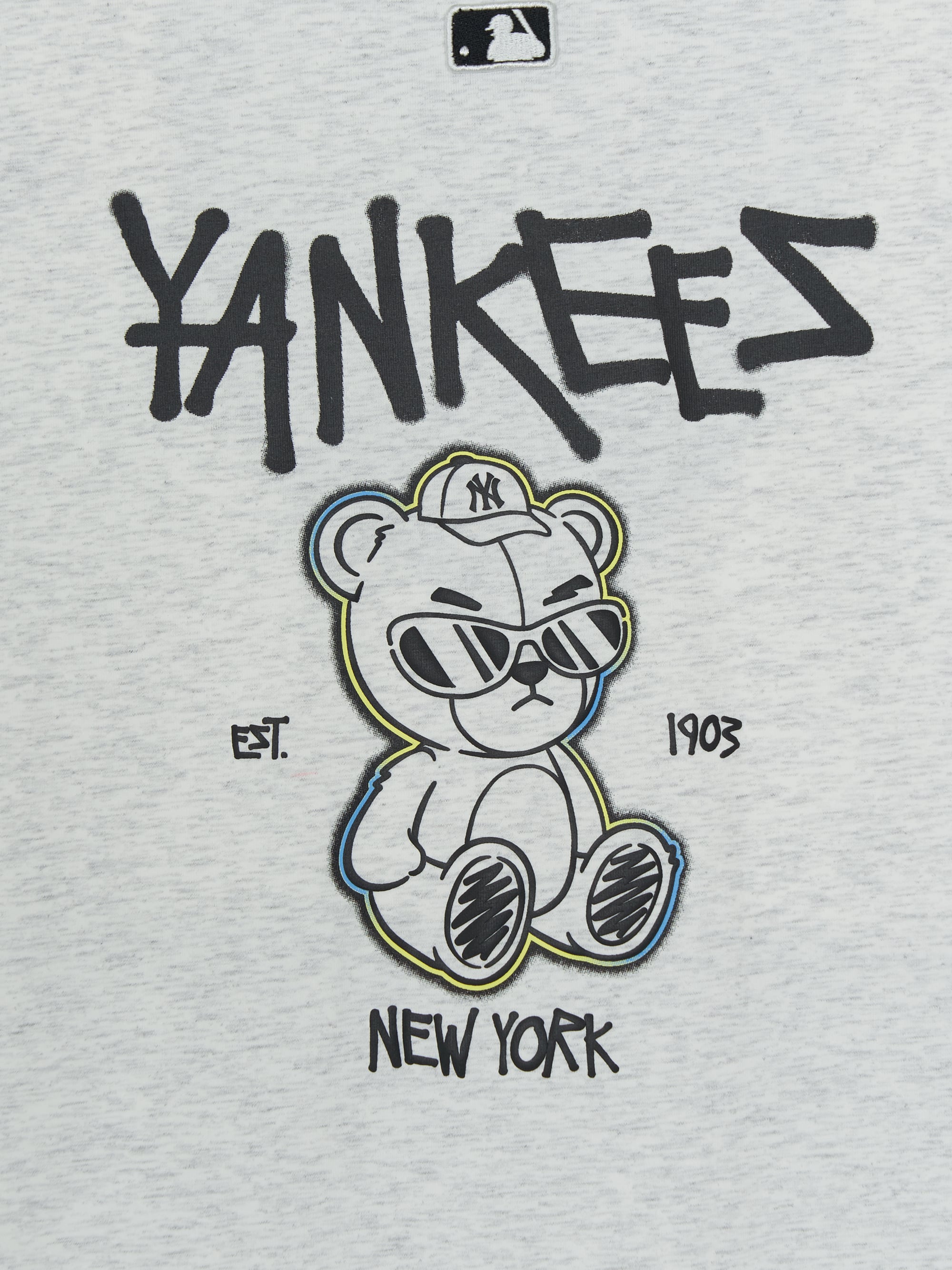 STREET MEGABEAR LINE ARTWORK T-shirt