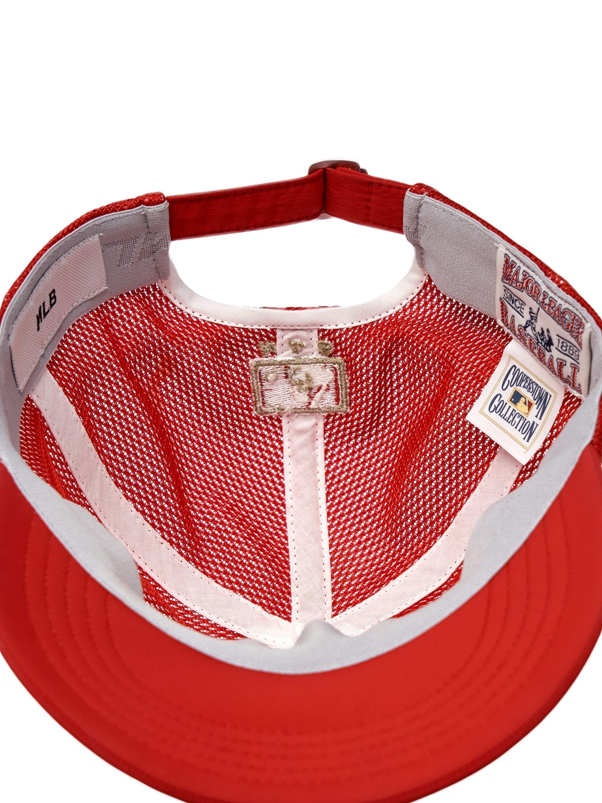 Sportive Color Block Mesh Cap