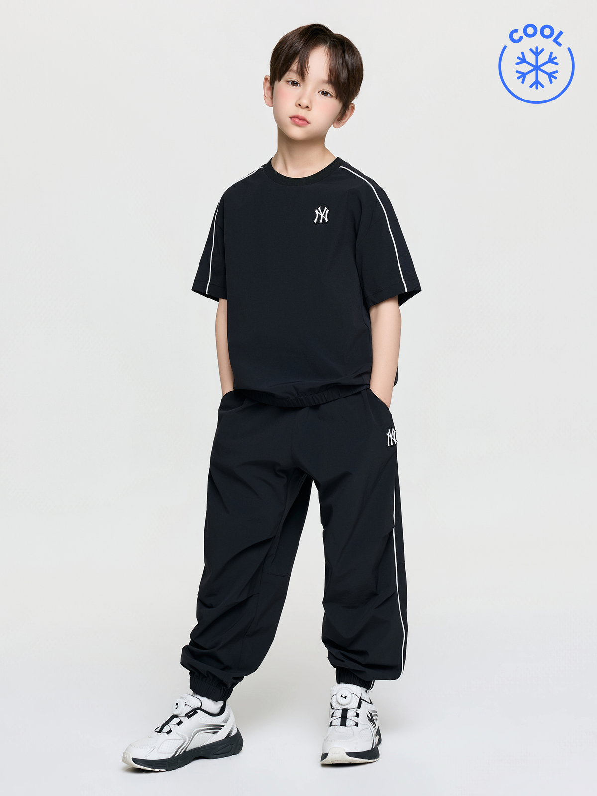 Outdoor Basic Woven Pants, T-shirt Set
