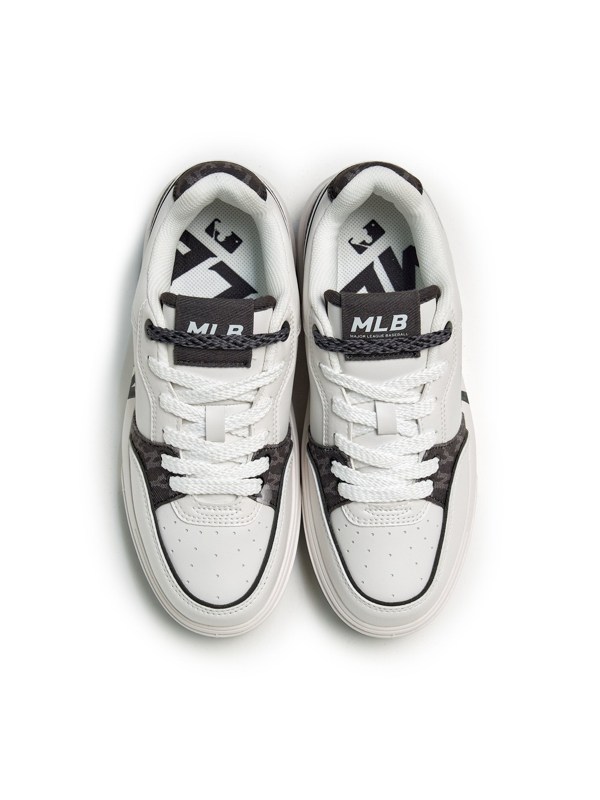 CHUNKY LINER POCKET MONOGRAM