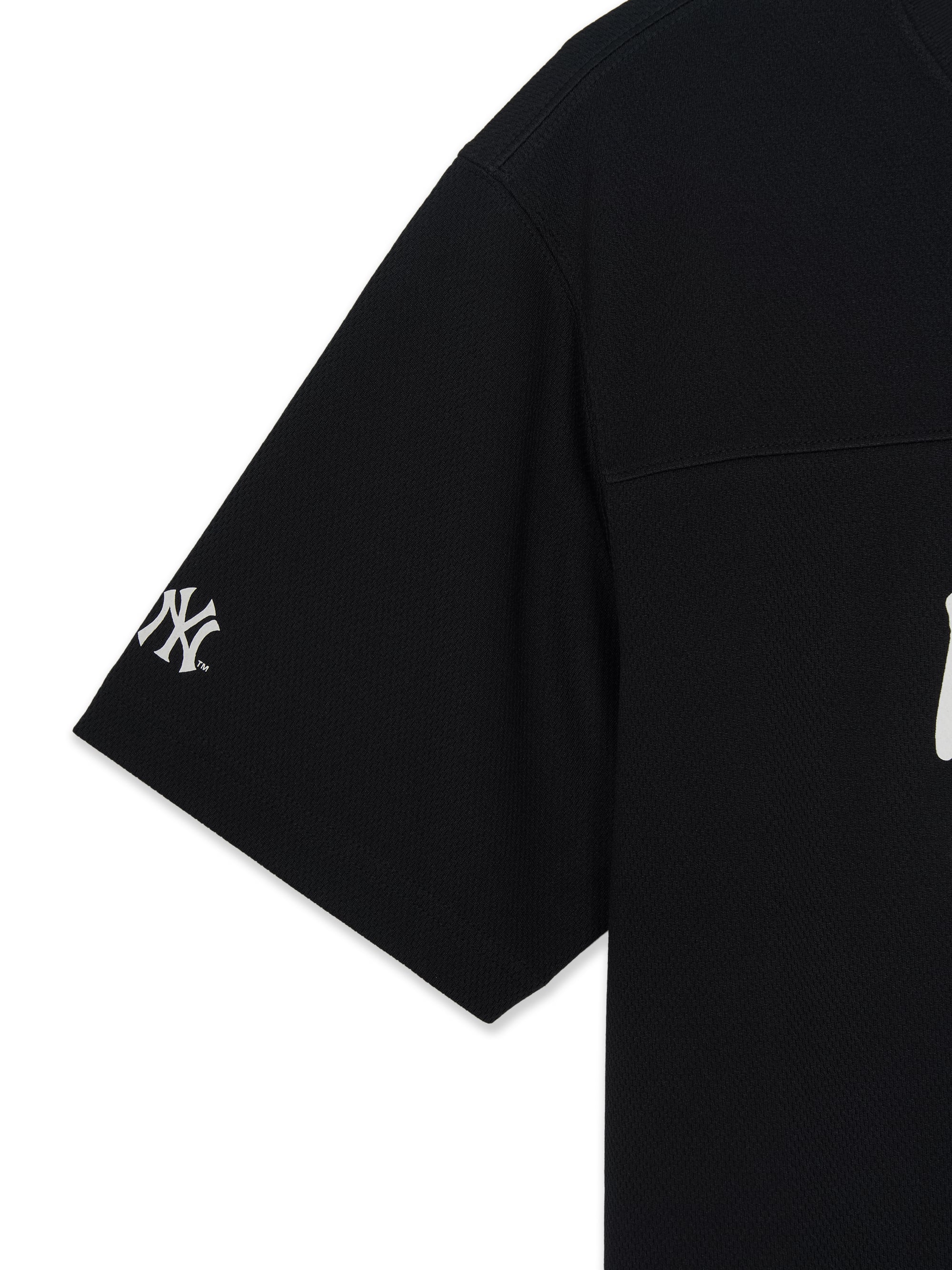 Sportive Mesh Graphic T-shirt