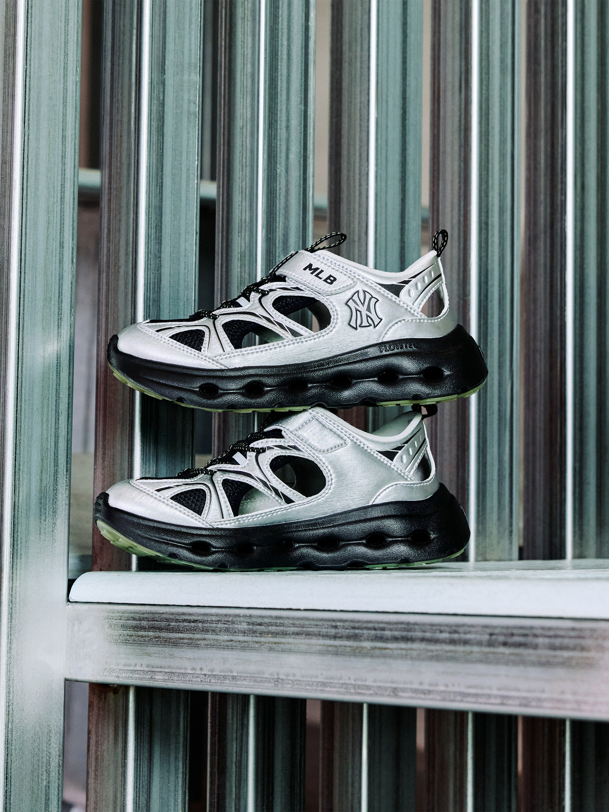 SPLASH SUMMER SANDALS