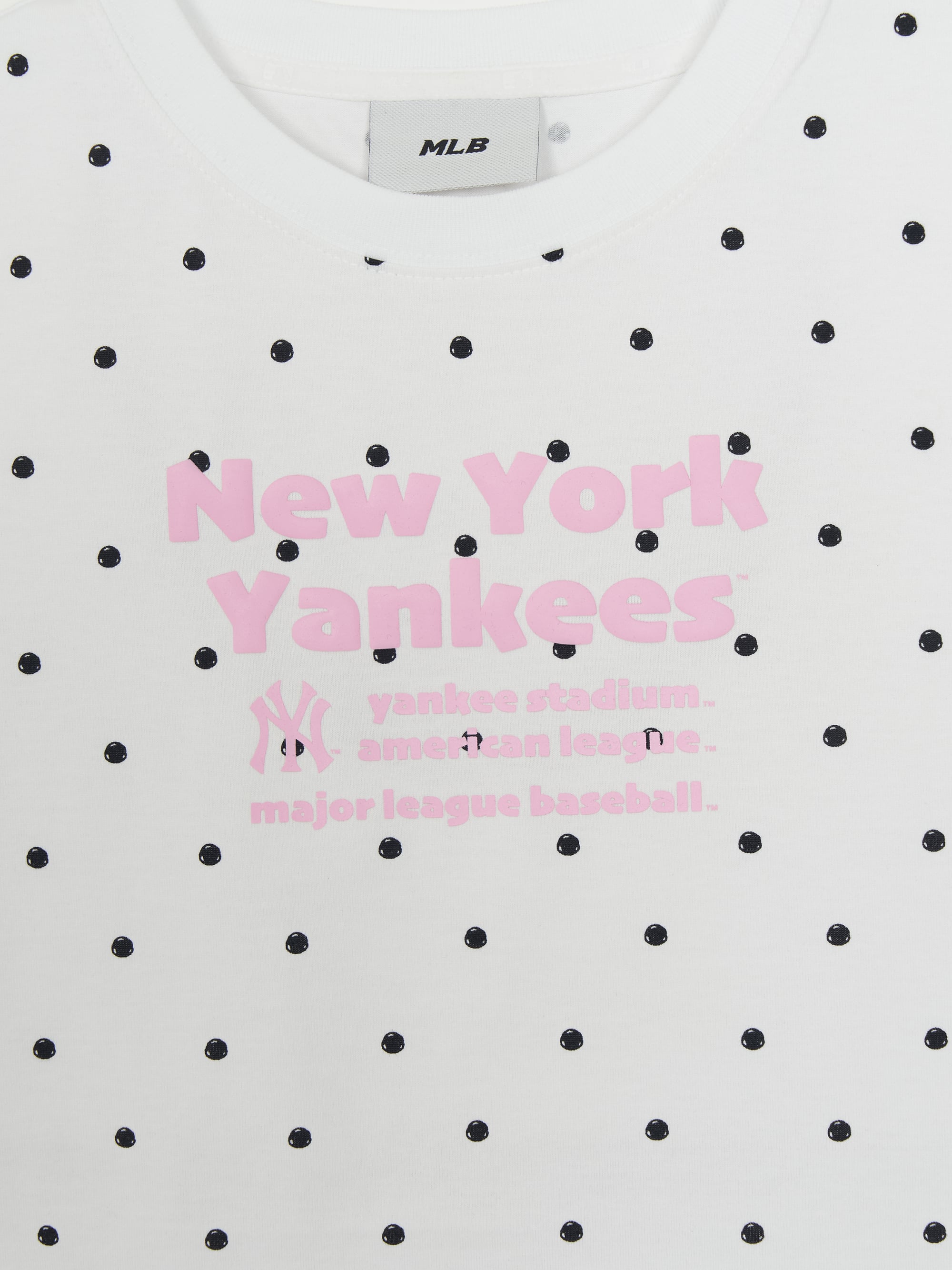 Women's Dots Pattern Lettering Slim Semi Crop T-shirts