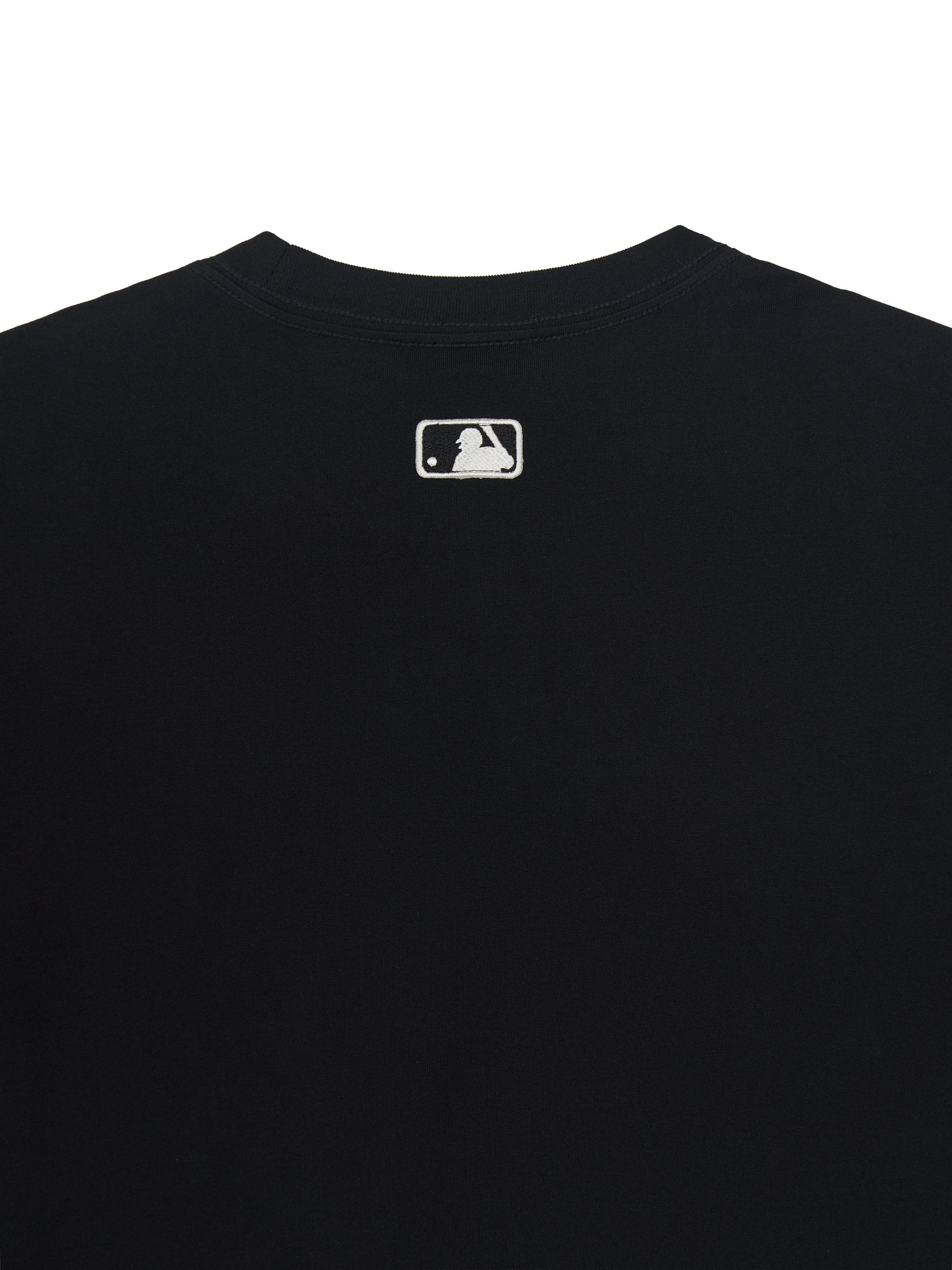 BASIC SMALL LOGO SEMI OVER-FIT T-shirt