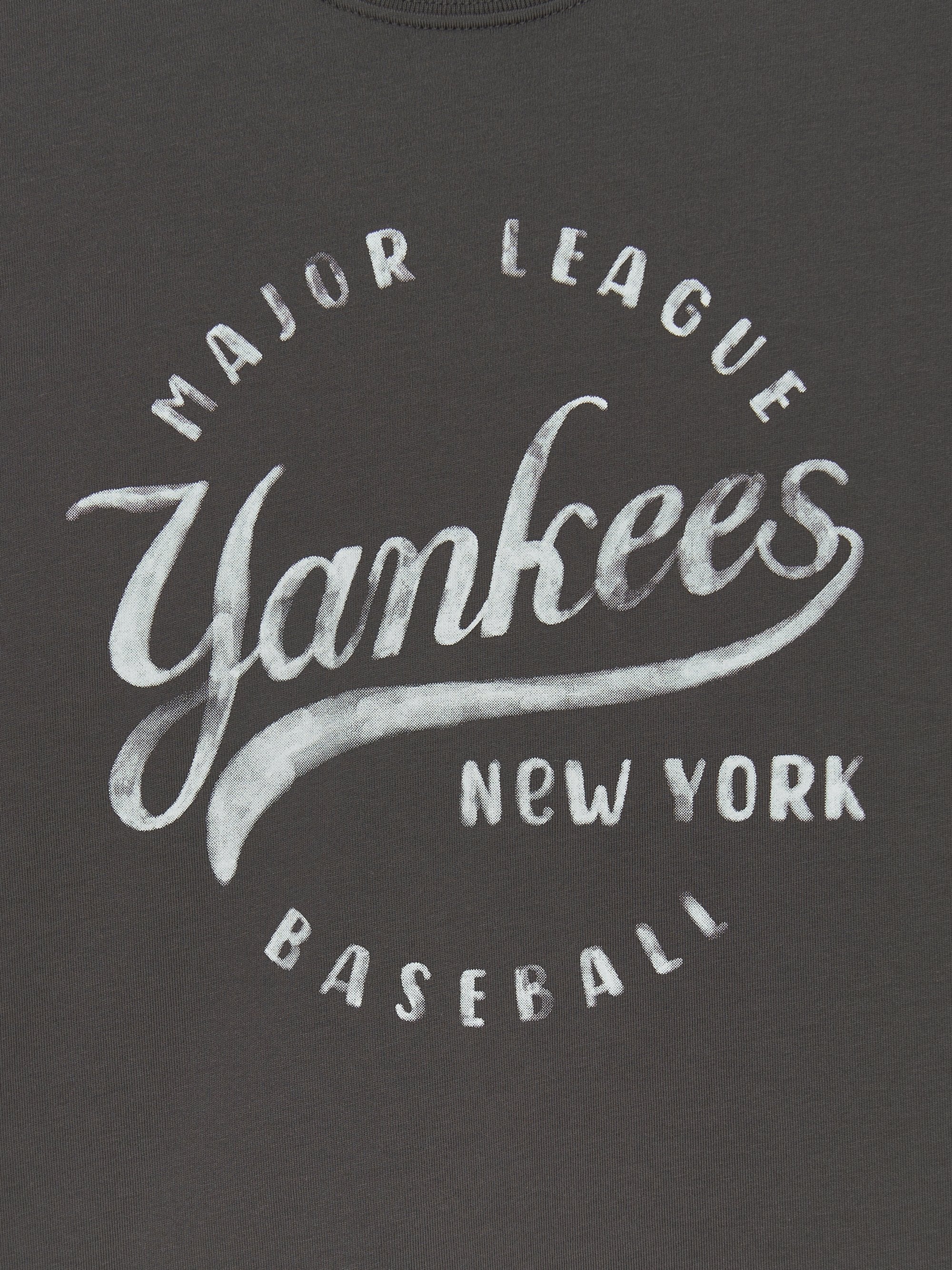 Vintage Artwork T-shirt Set