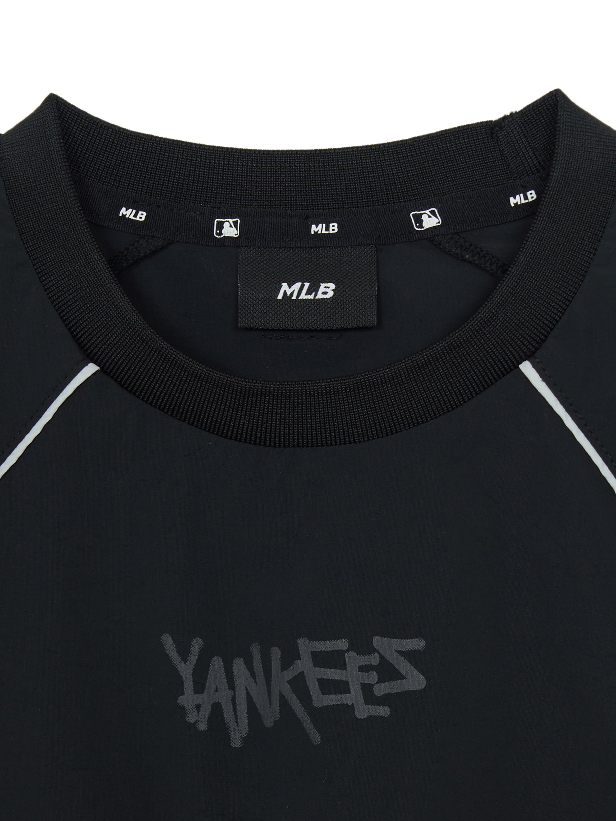 Street Basic Woven Big Logo Artwork T-shirt
