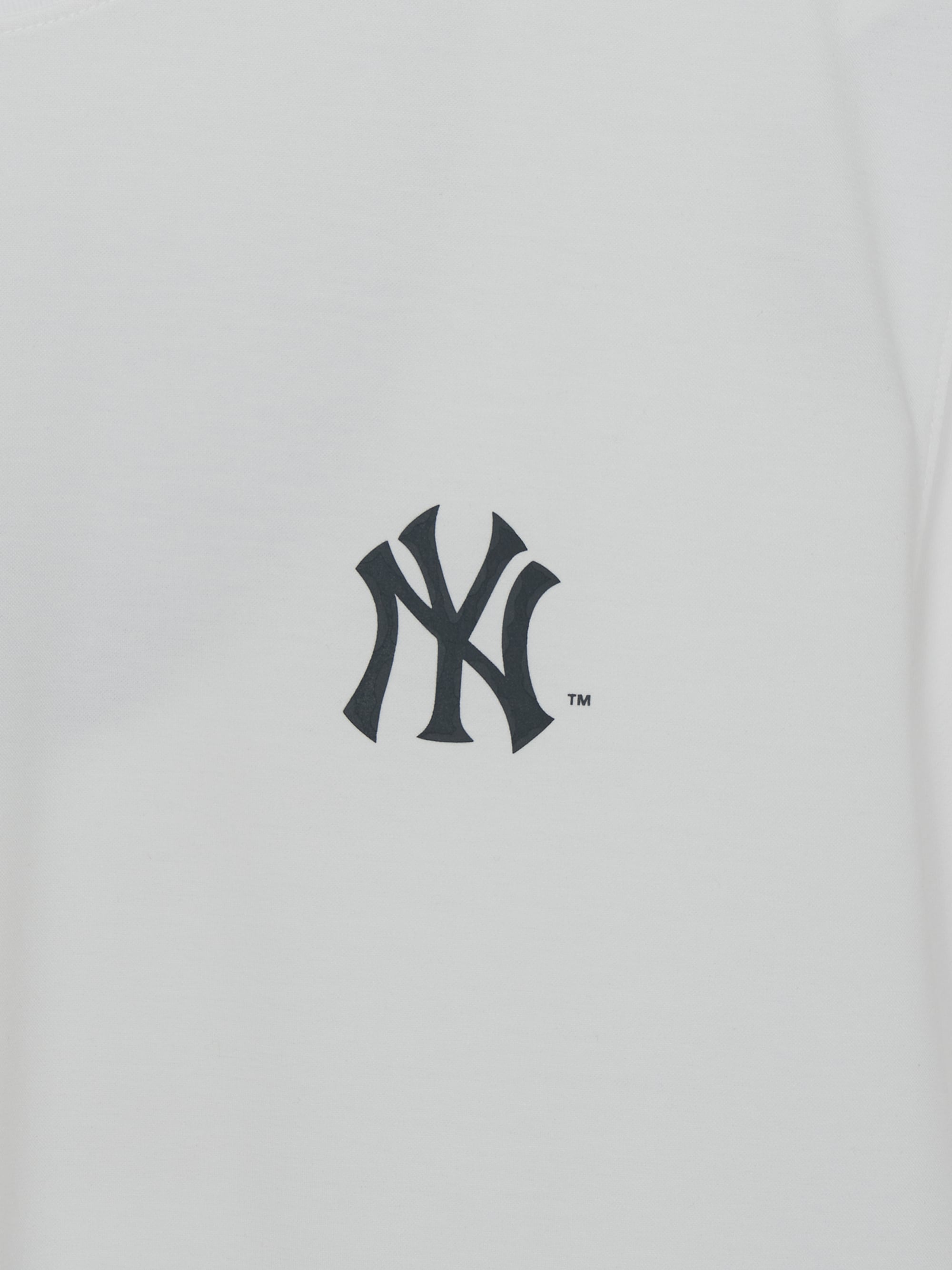 Vintage Sportive Cursive Graphic T-shirt