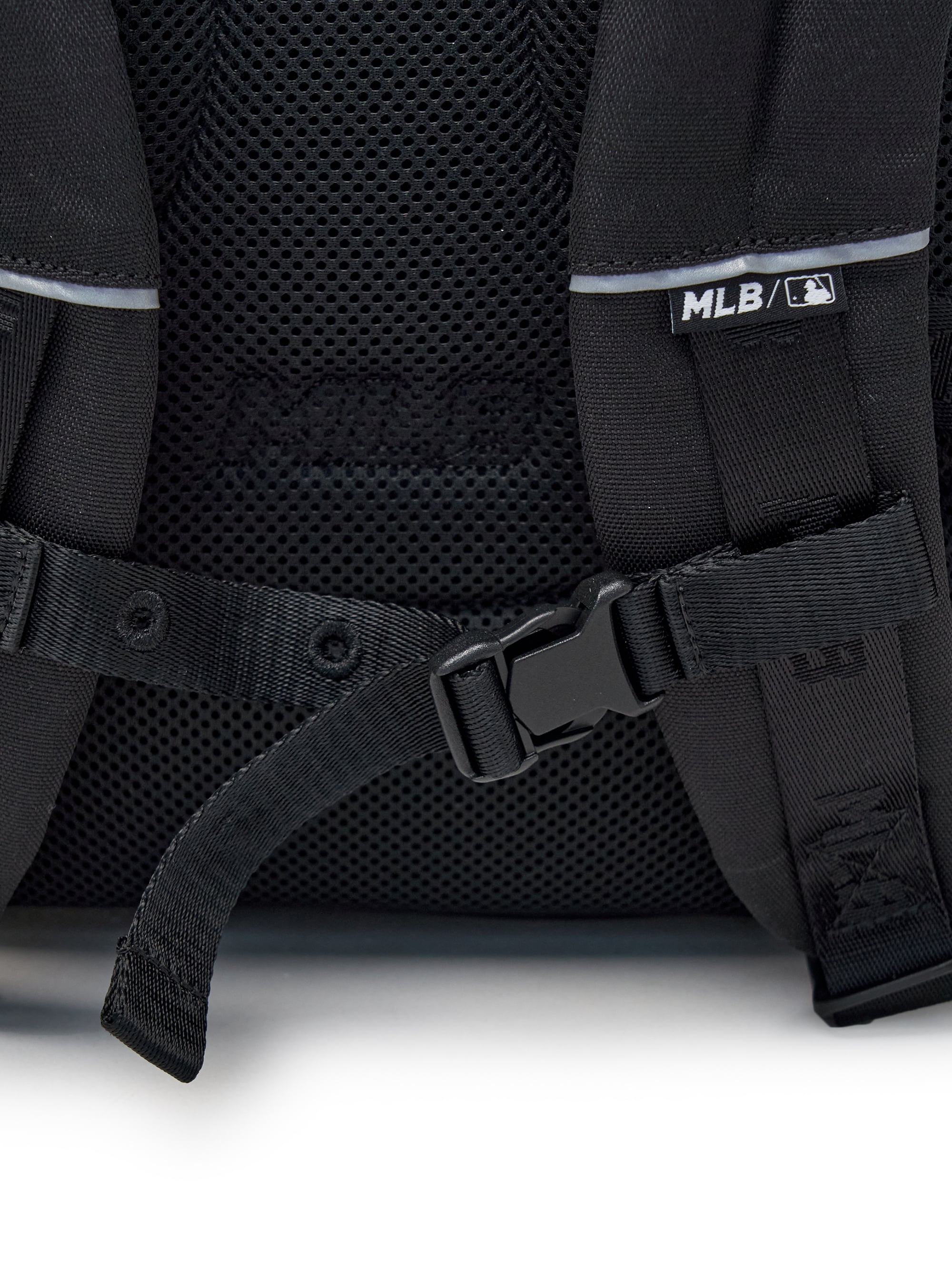 TAG POP BACKPACK