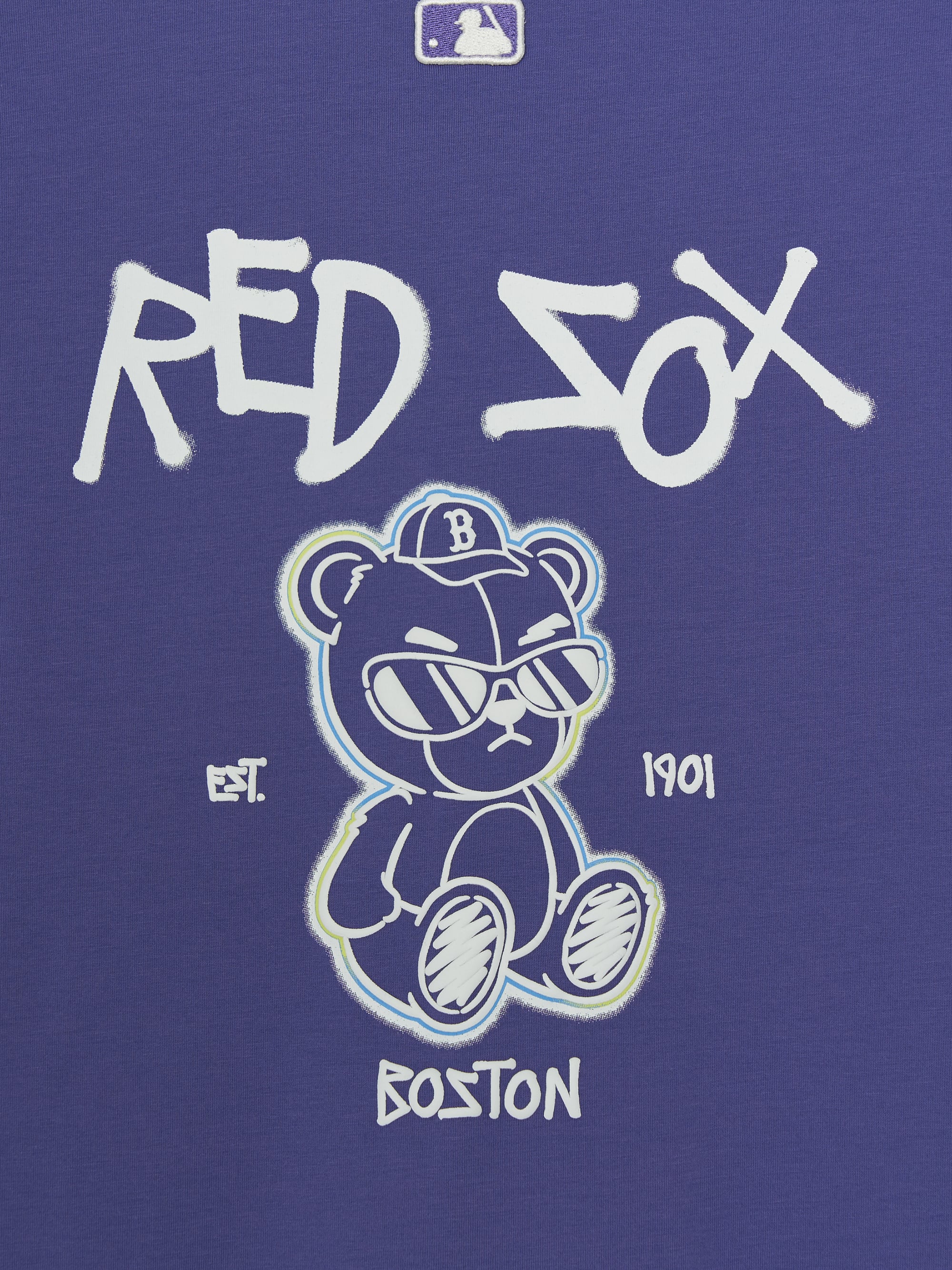 STREET MEGABEAR LINE ARTWORK T-shirt