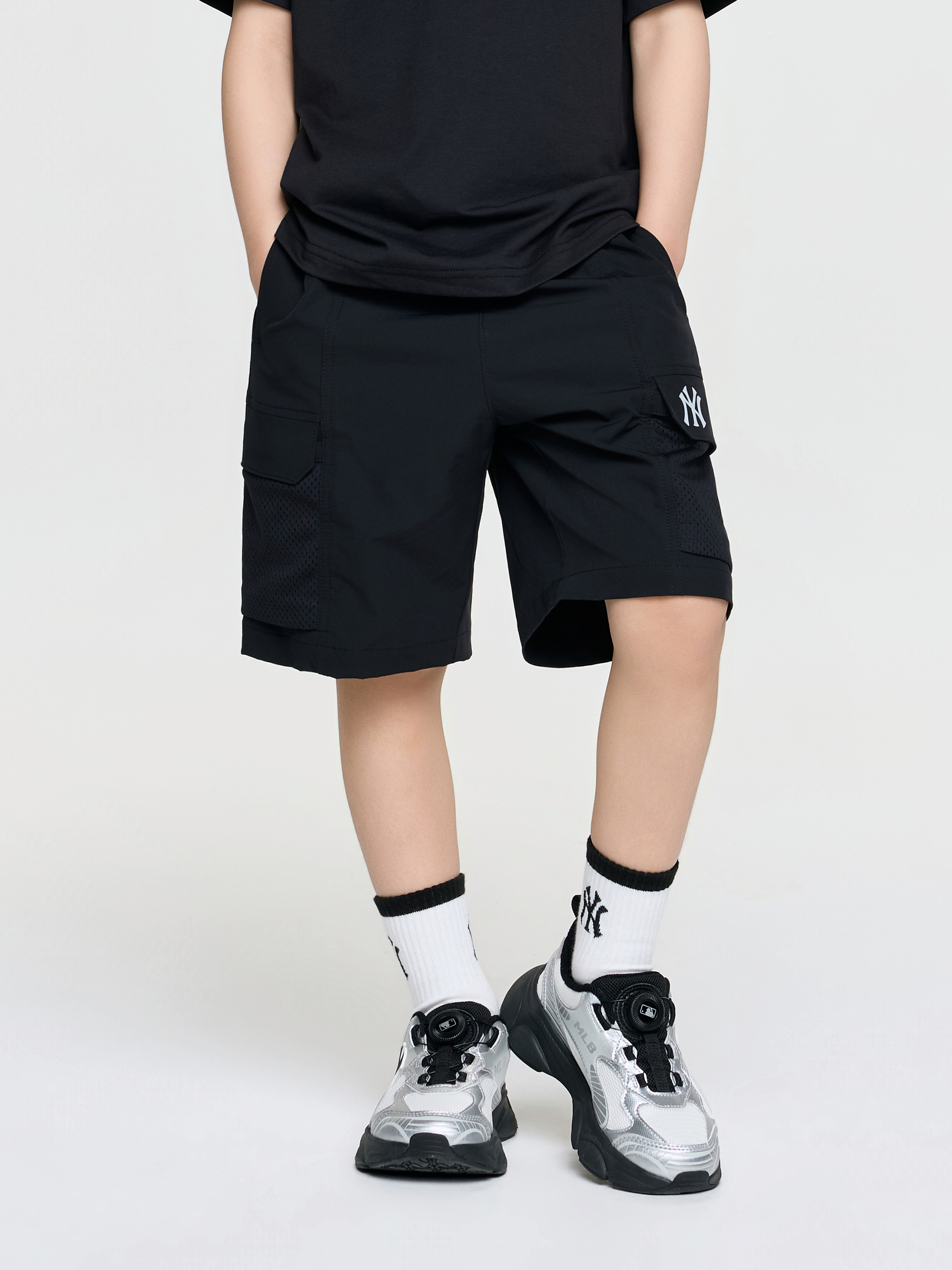 Outdoor Mesh-Blocking Cargo Shorts