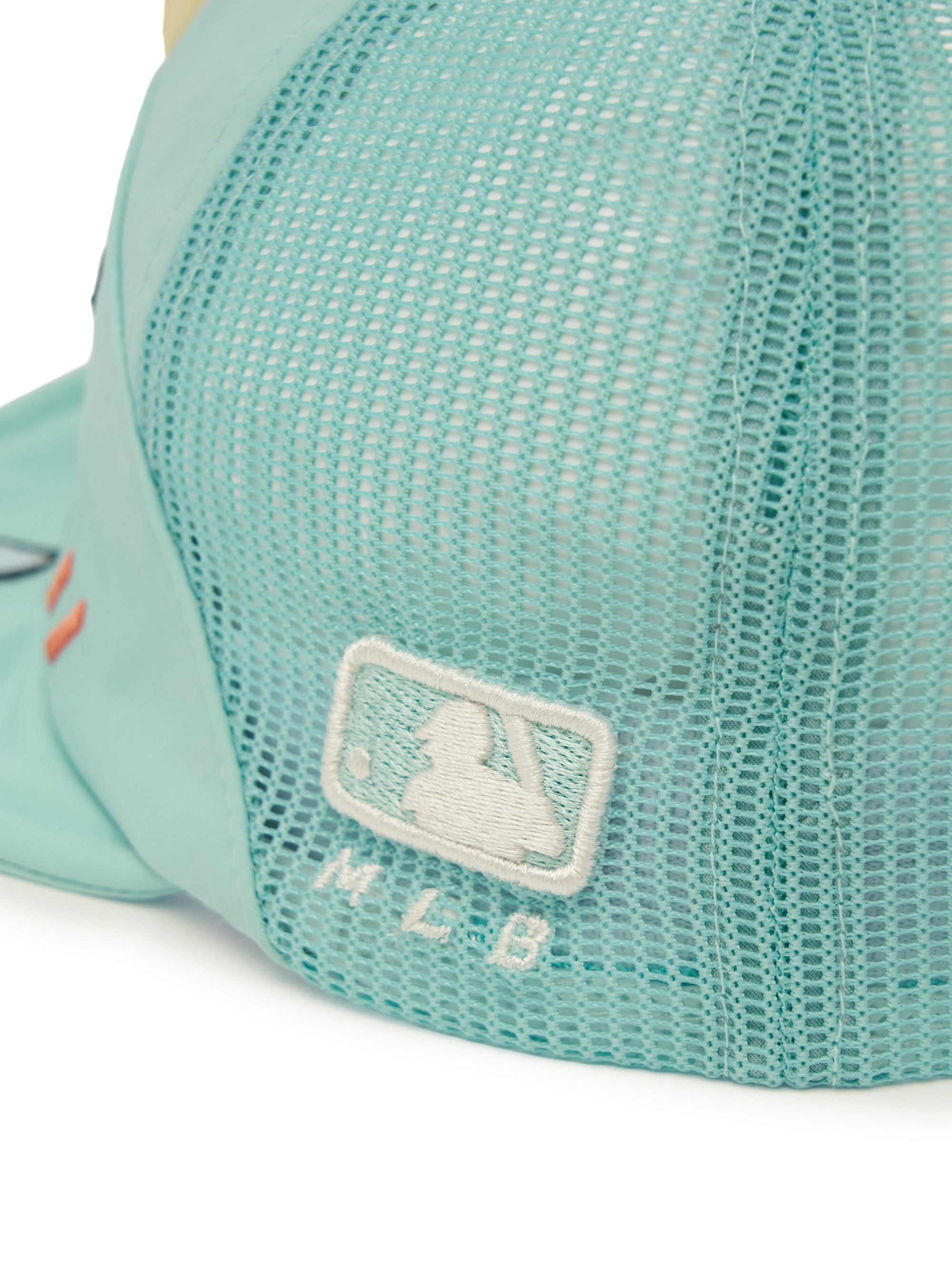 Mega Bear Friends Mesh Wire Cap