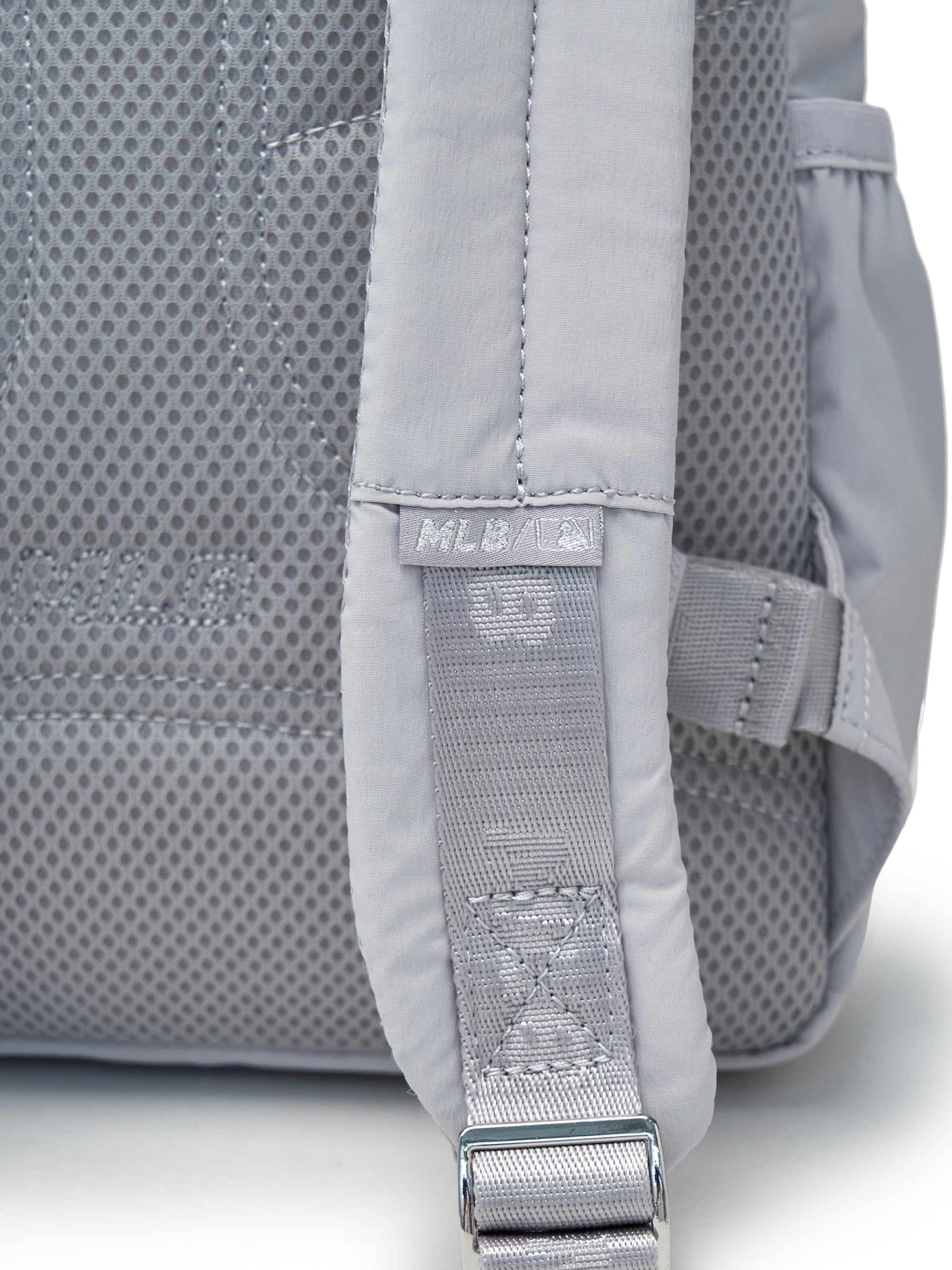 GLOSSY STRING BACKPACK