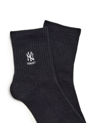 SMALL LOGO EMBROIDERY SOCKS