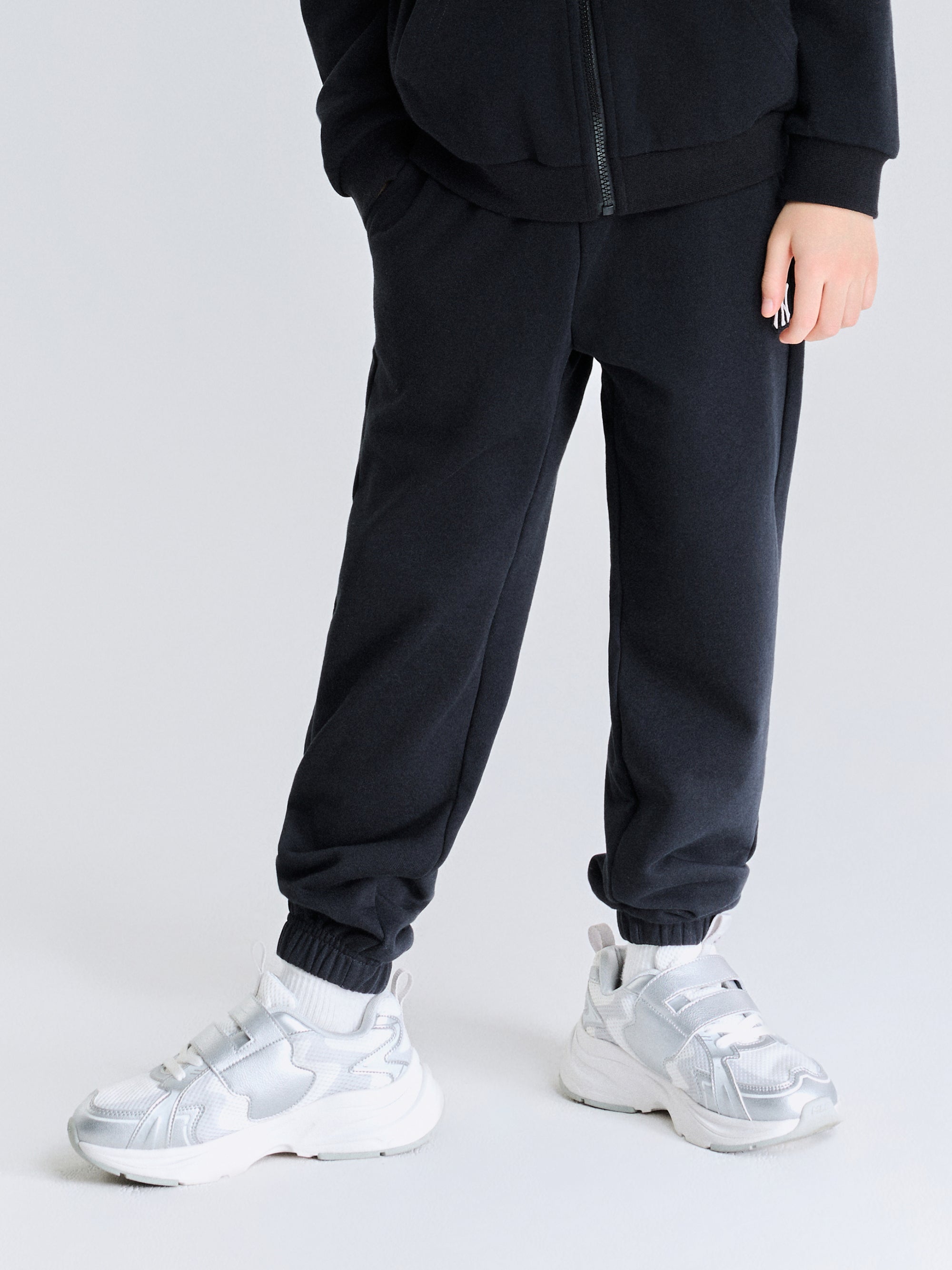Basic Small Logo Pants