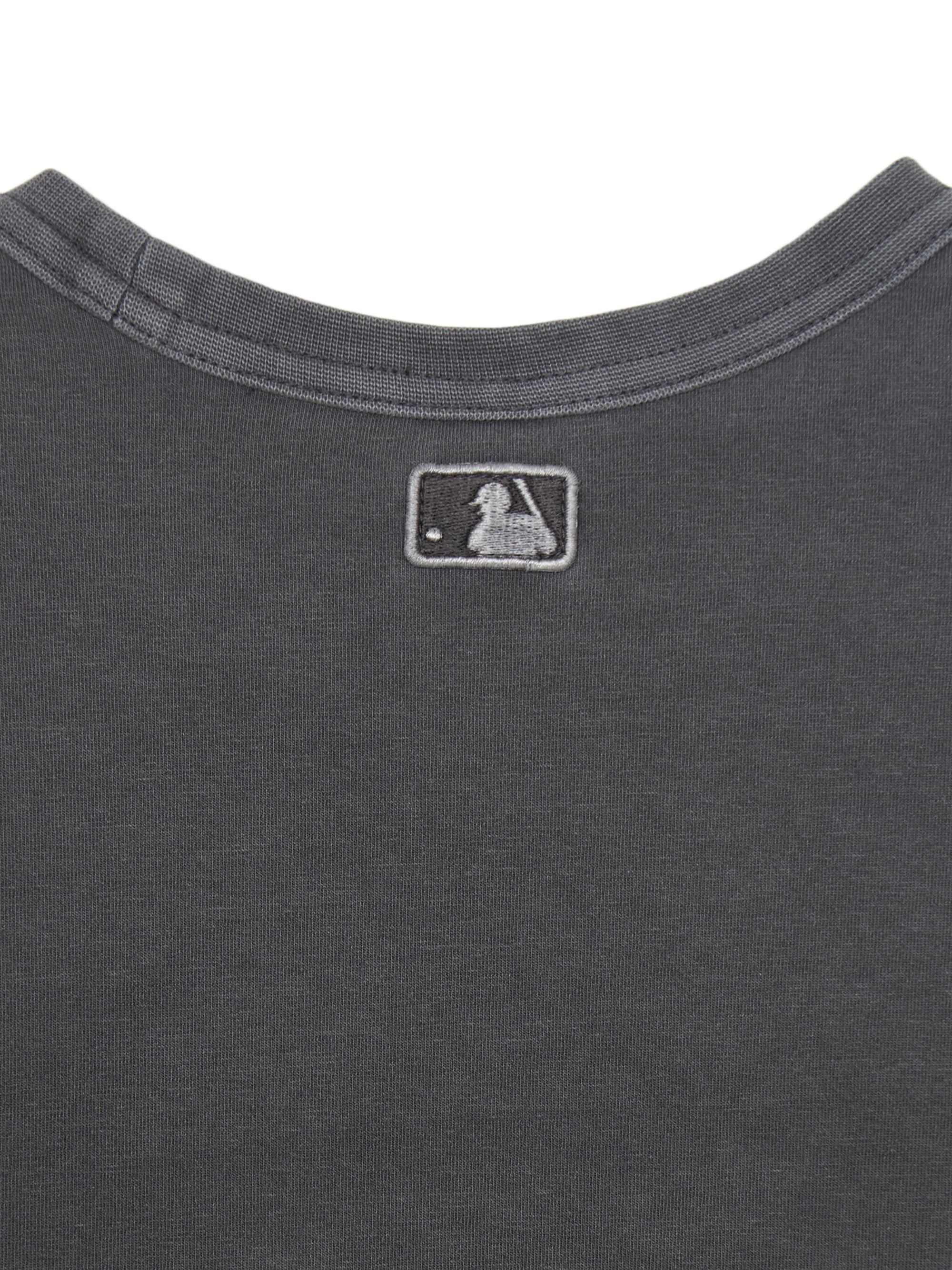 STREET BASIC VINTAGE ARTWORK T-shirt