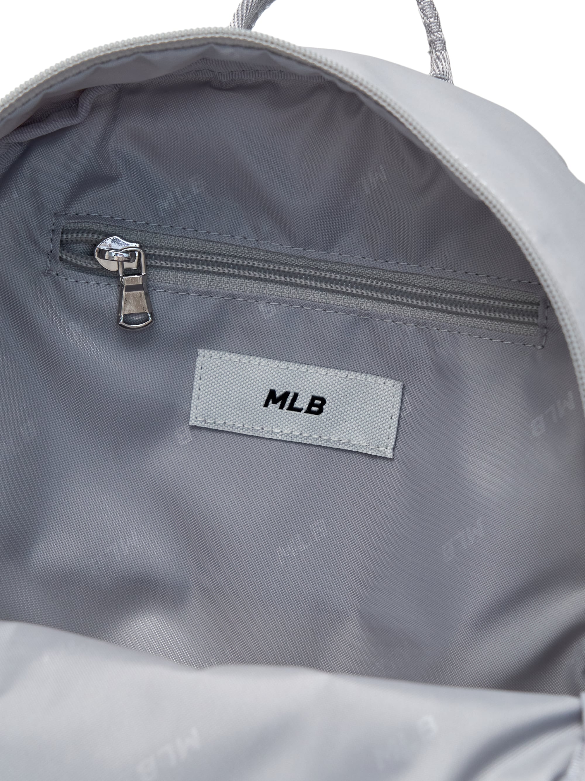 GLOSSY STRING BACKPACK
