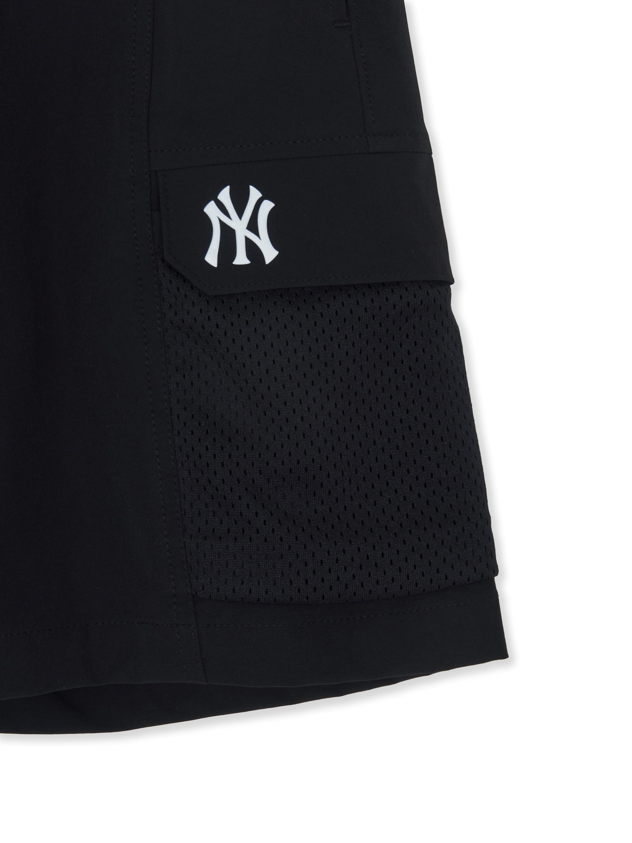 Outdoor Mesh-Blocking Cargo Shorts