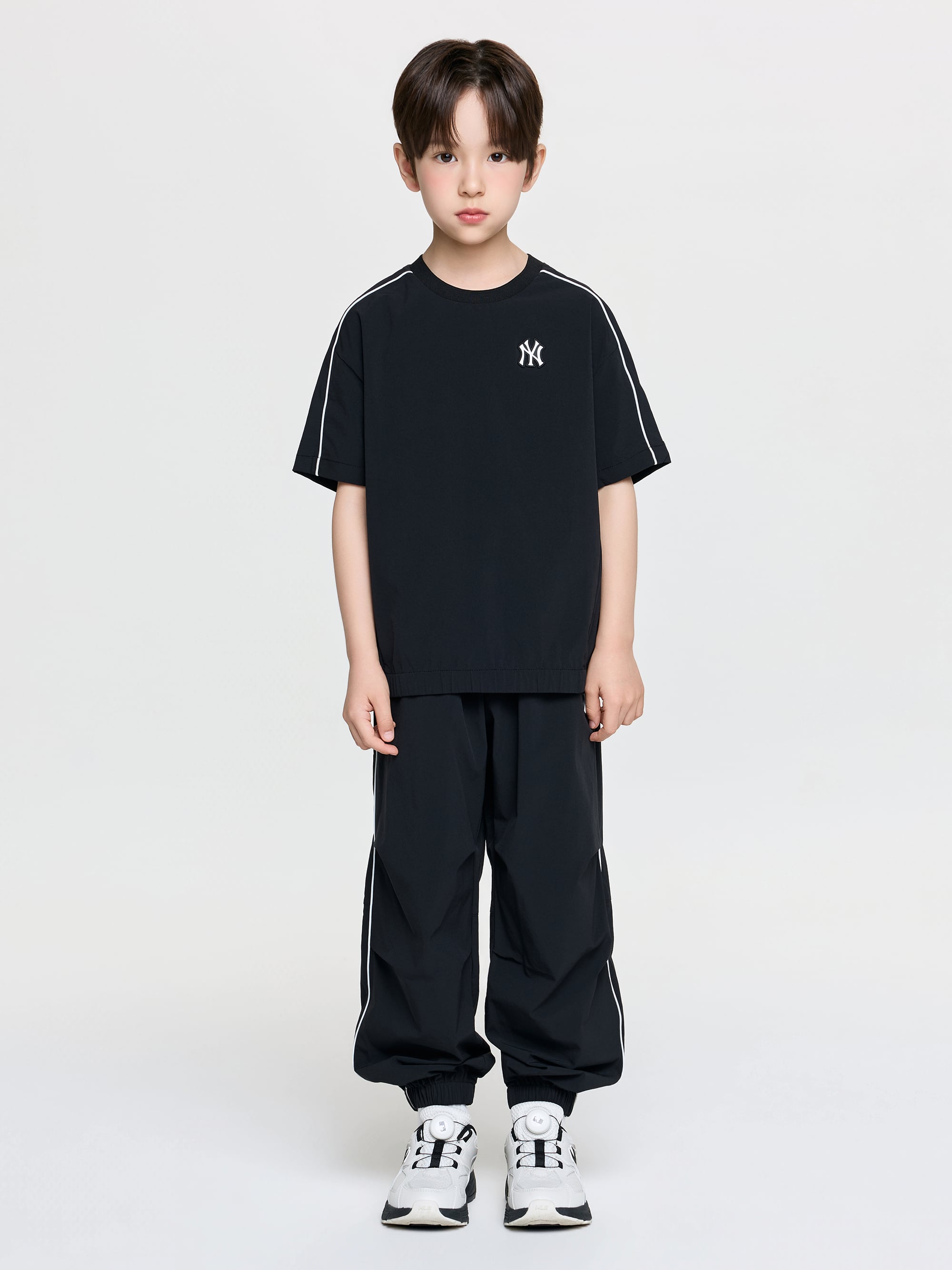 Outdoor Basic Woven Pants, T-shirt Set