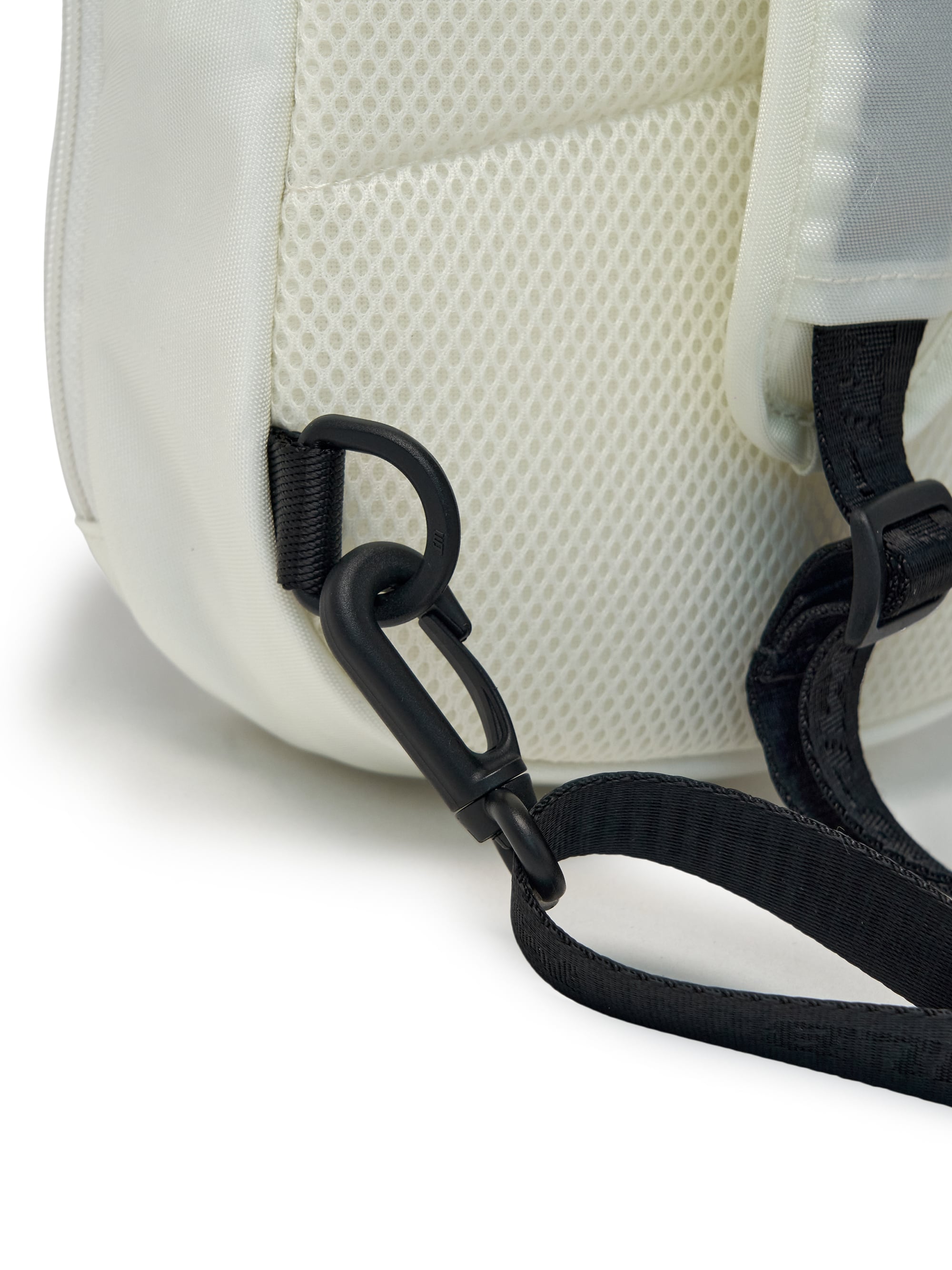 BASIC MESH SLINGBAG