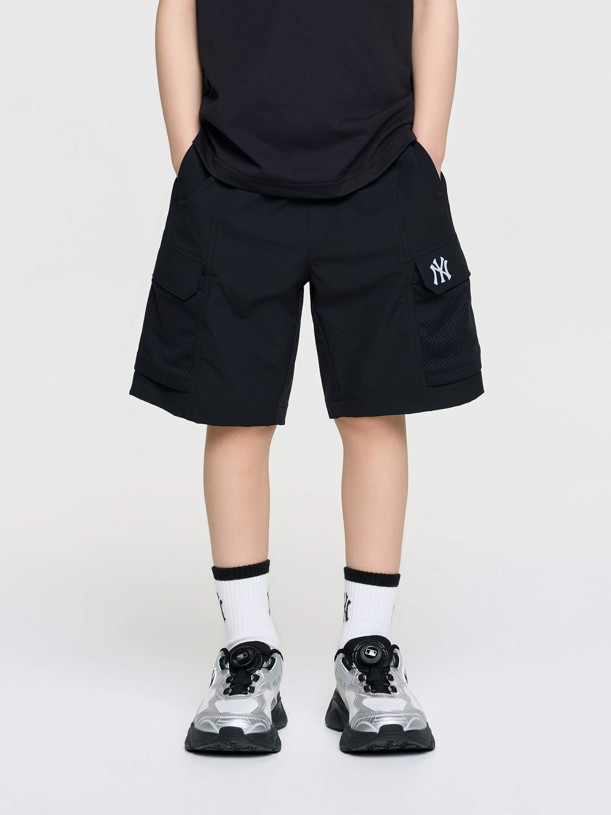 Outdoor Mesh-Blocking Cargo Shorts