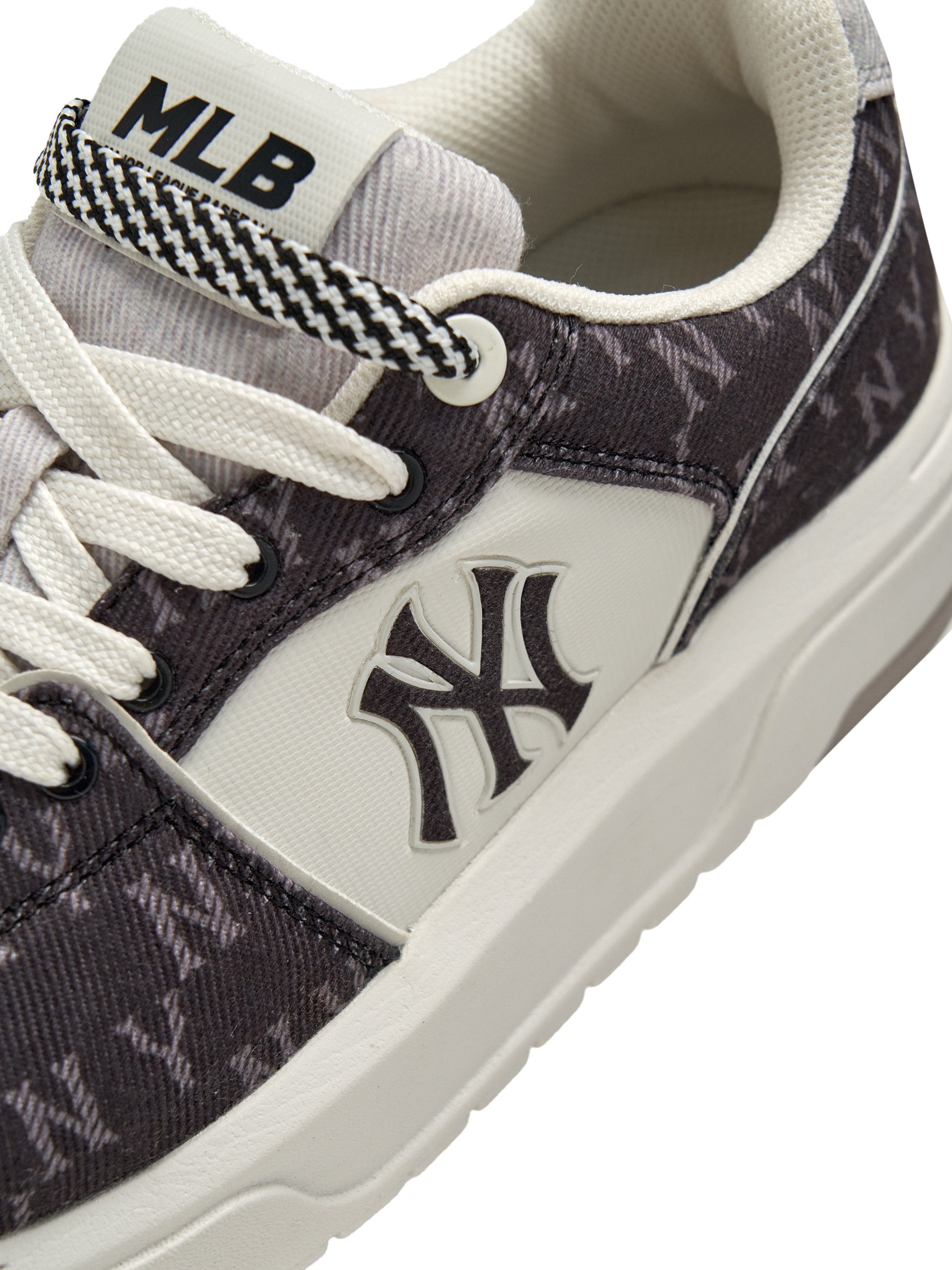Chunky Liner Denim Monogram SL