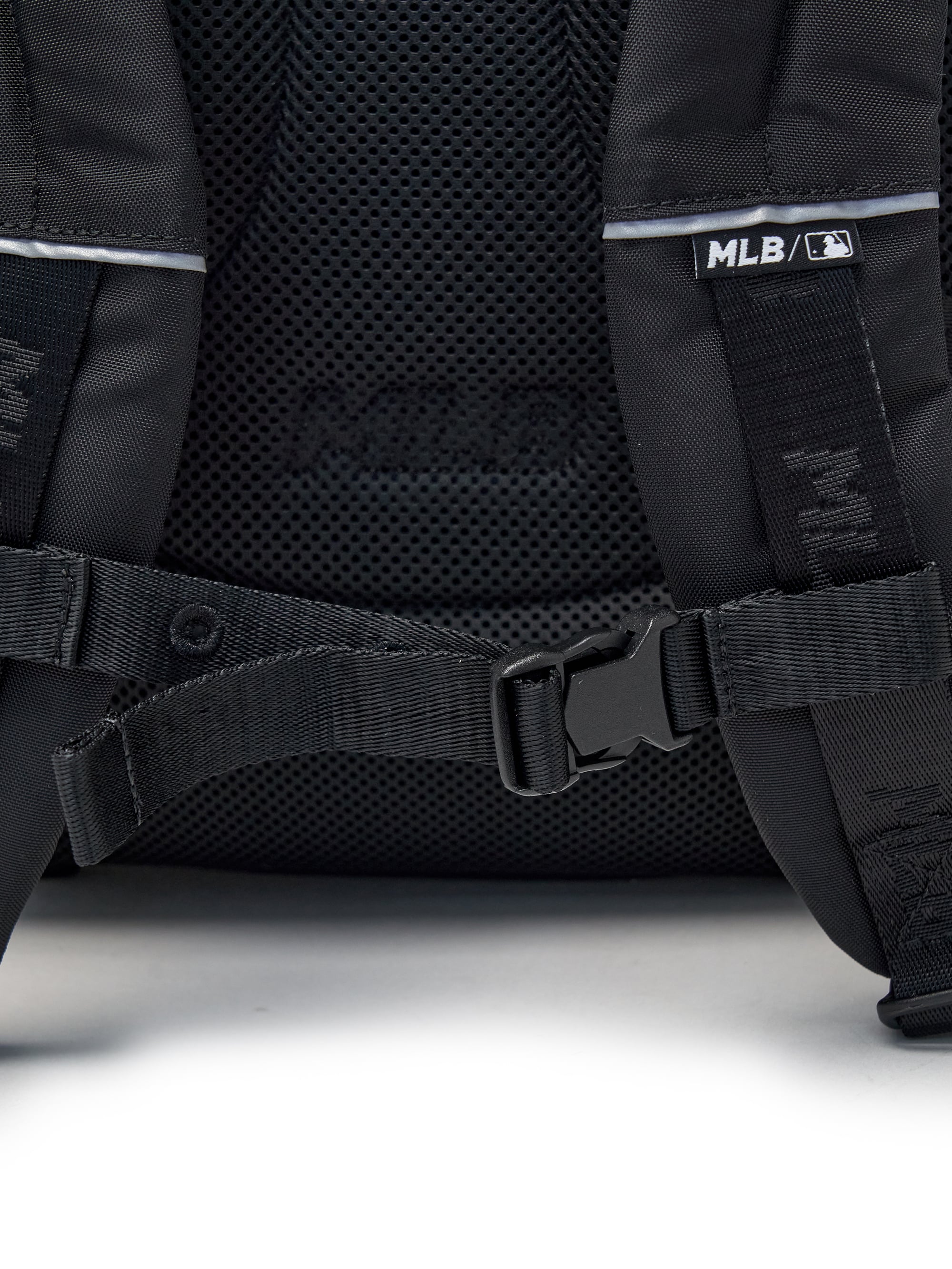 TAG FLY SCHOOL BACKPACK