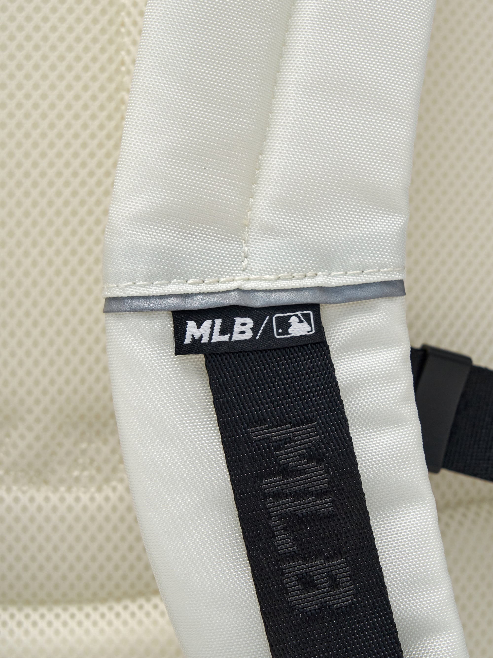TAG FLY SCHOOL BACKPACK