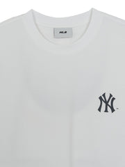Vintage Sportive Cursive Graphic T-shirt