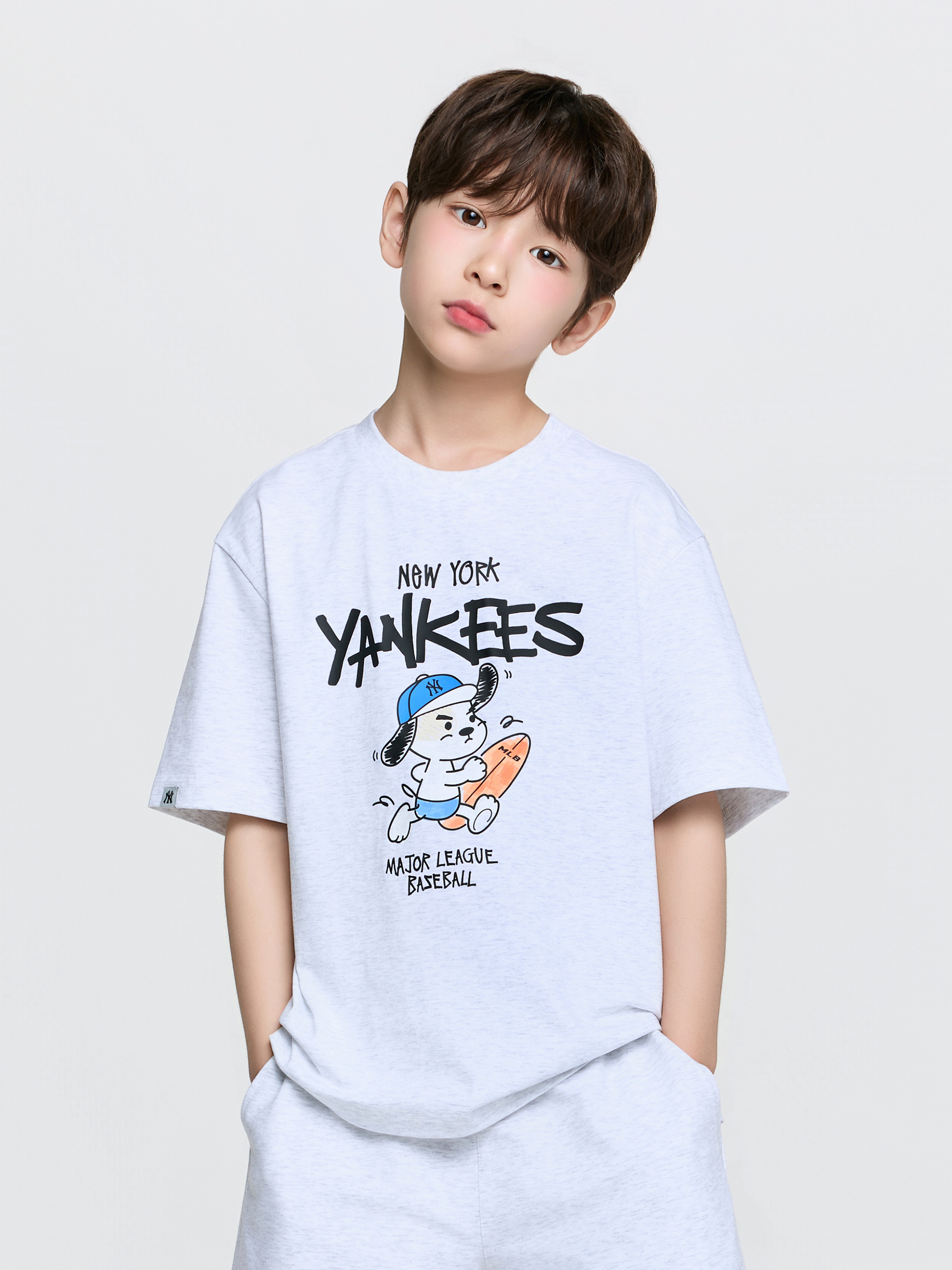 STREET CHARACTER SUMMER ARTWORK T-shirts