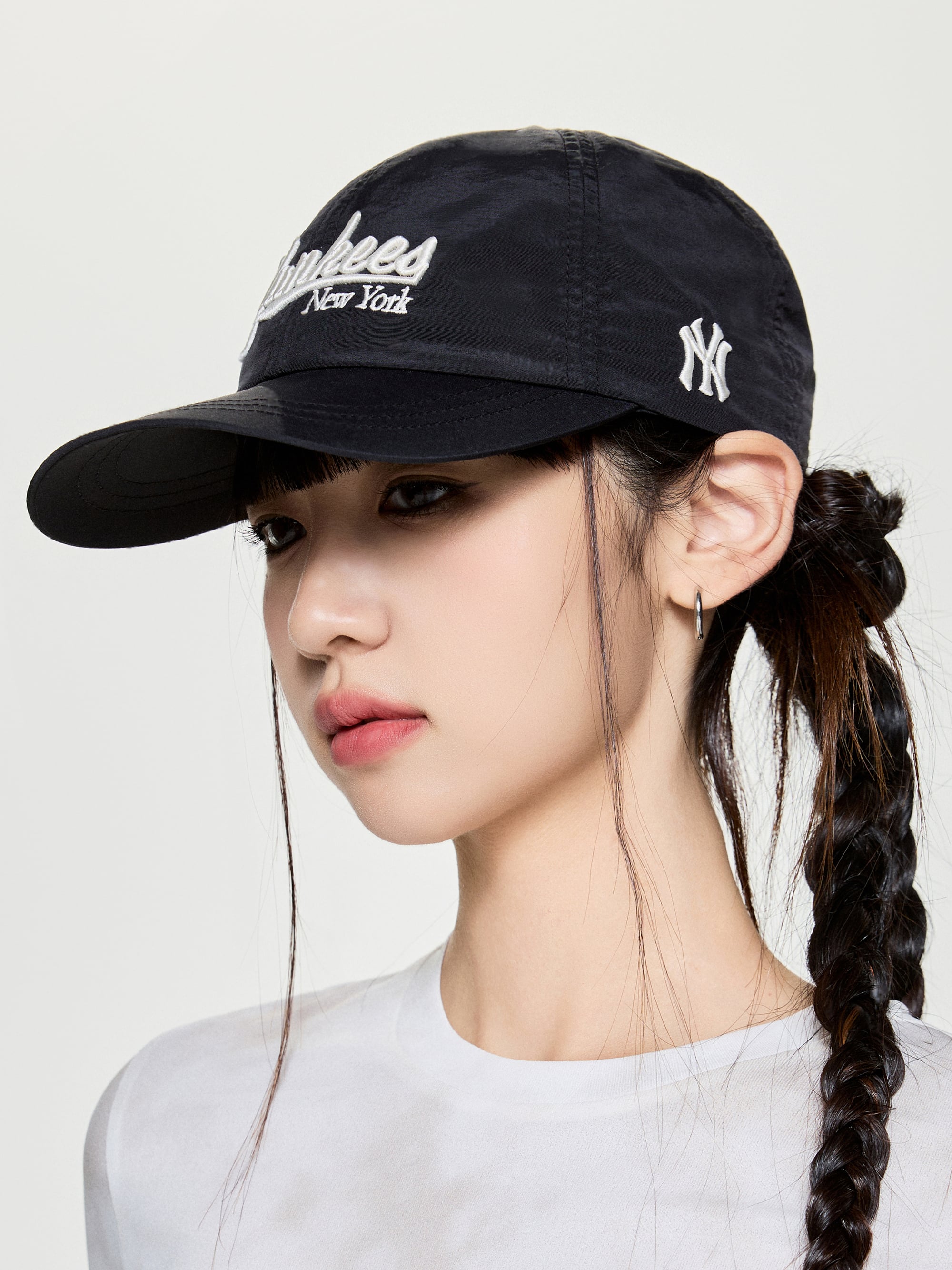 Sportive Shiny Unstructured Ballcap