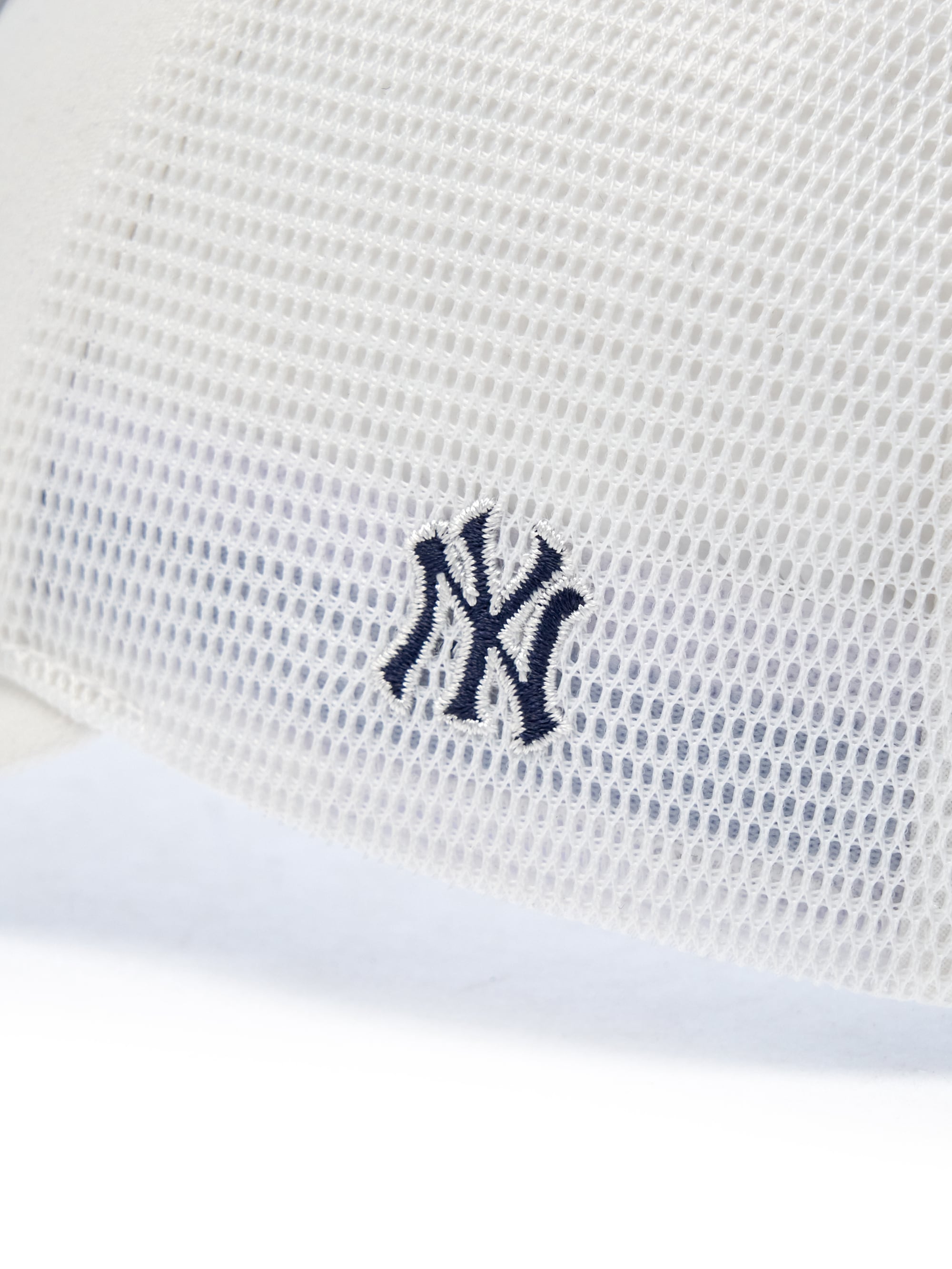 MEGABEAR WAPPEN MESH BALLCAP