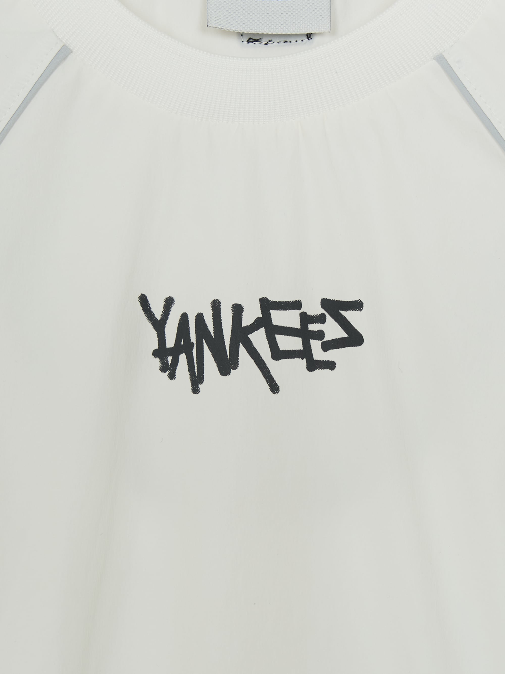 Street Basic Woven Big Logo Artwork T-shirt