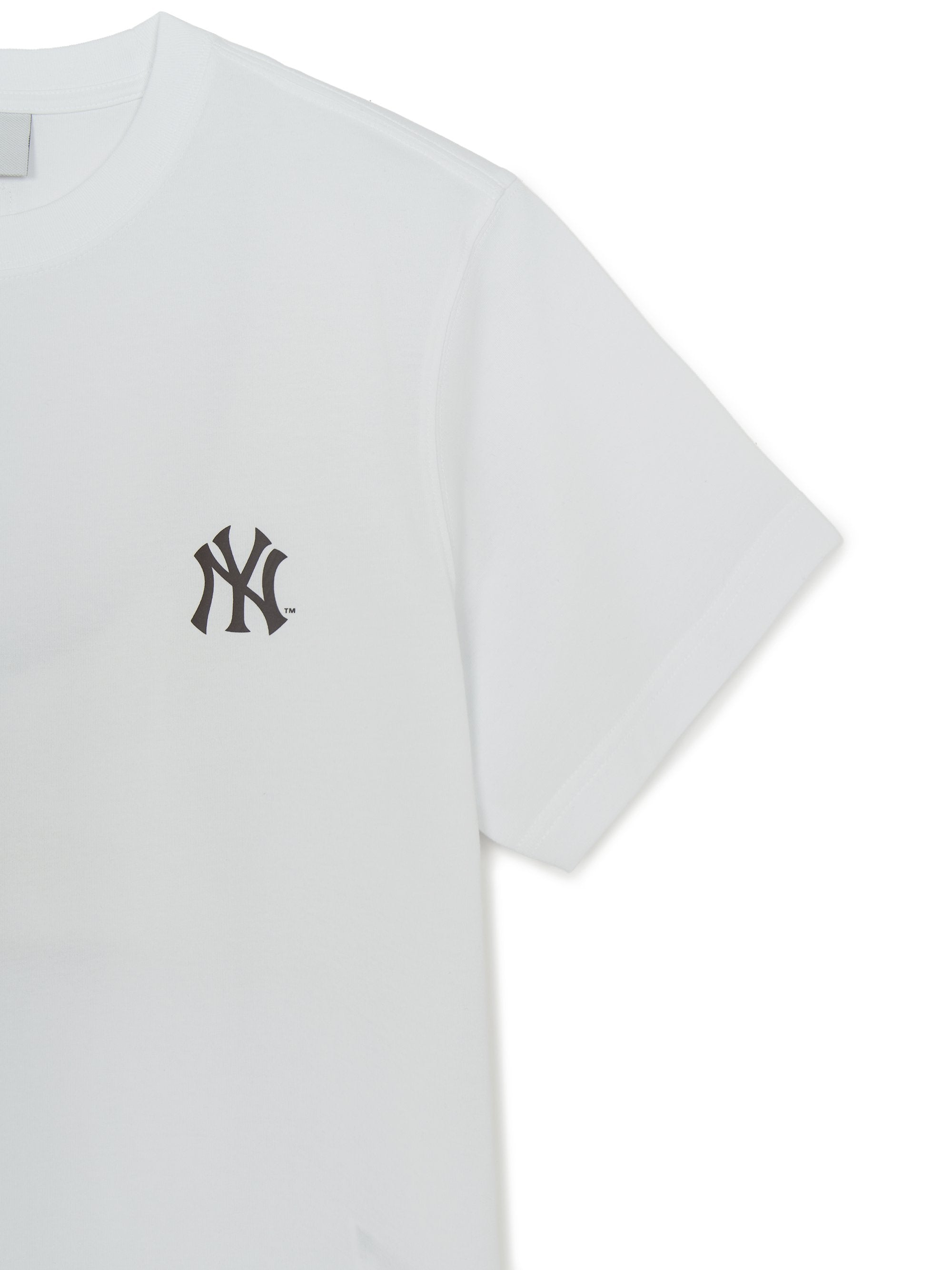 BASIC SMALL LOGO SEMI OVER-FIT T-shirt