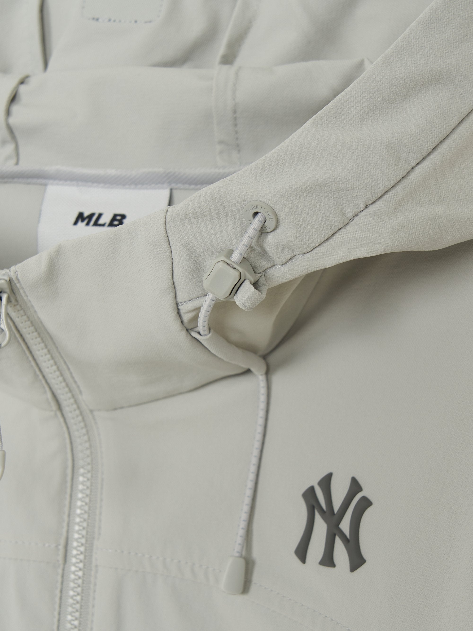 Women's Gorpcore Slim Fit Windbreaker