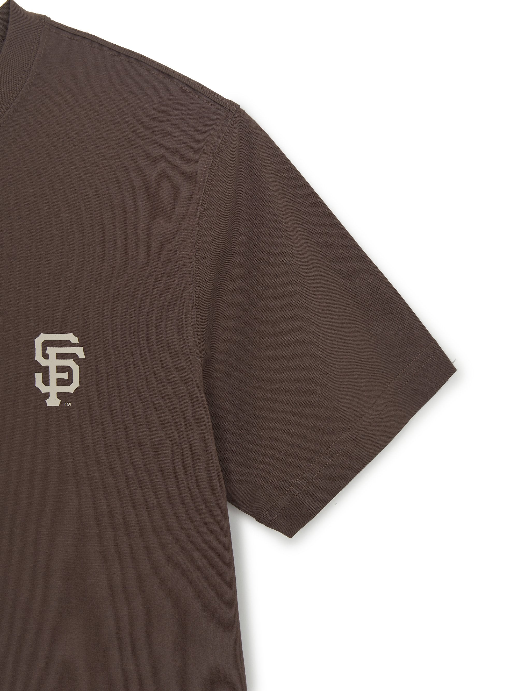 BASIC SMALL LOGO SEMI OVER-FIT T-shirt