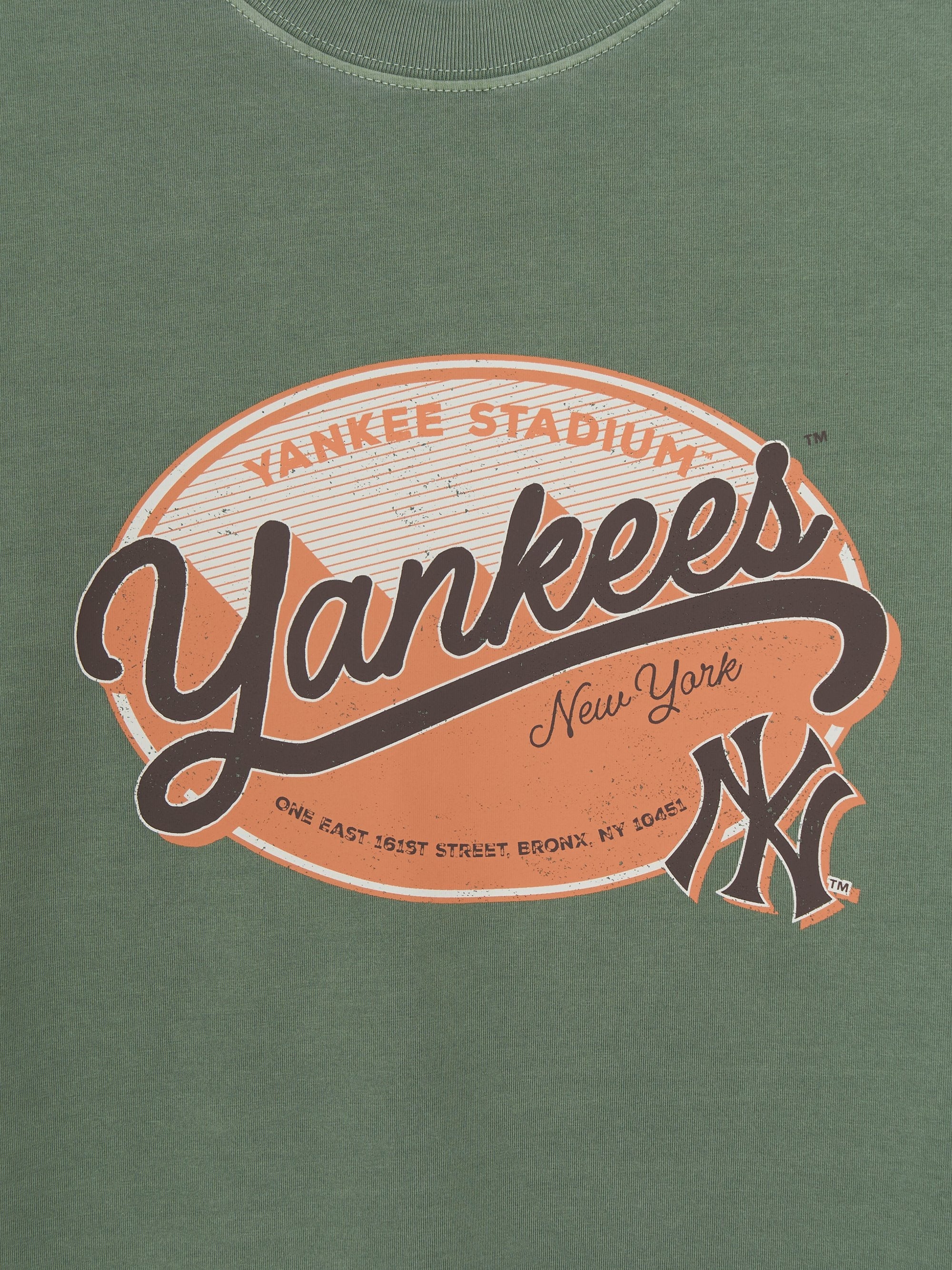 Vintage Washing Graphic T-shirt