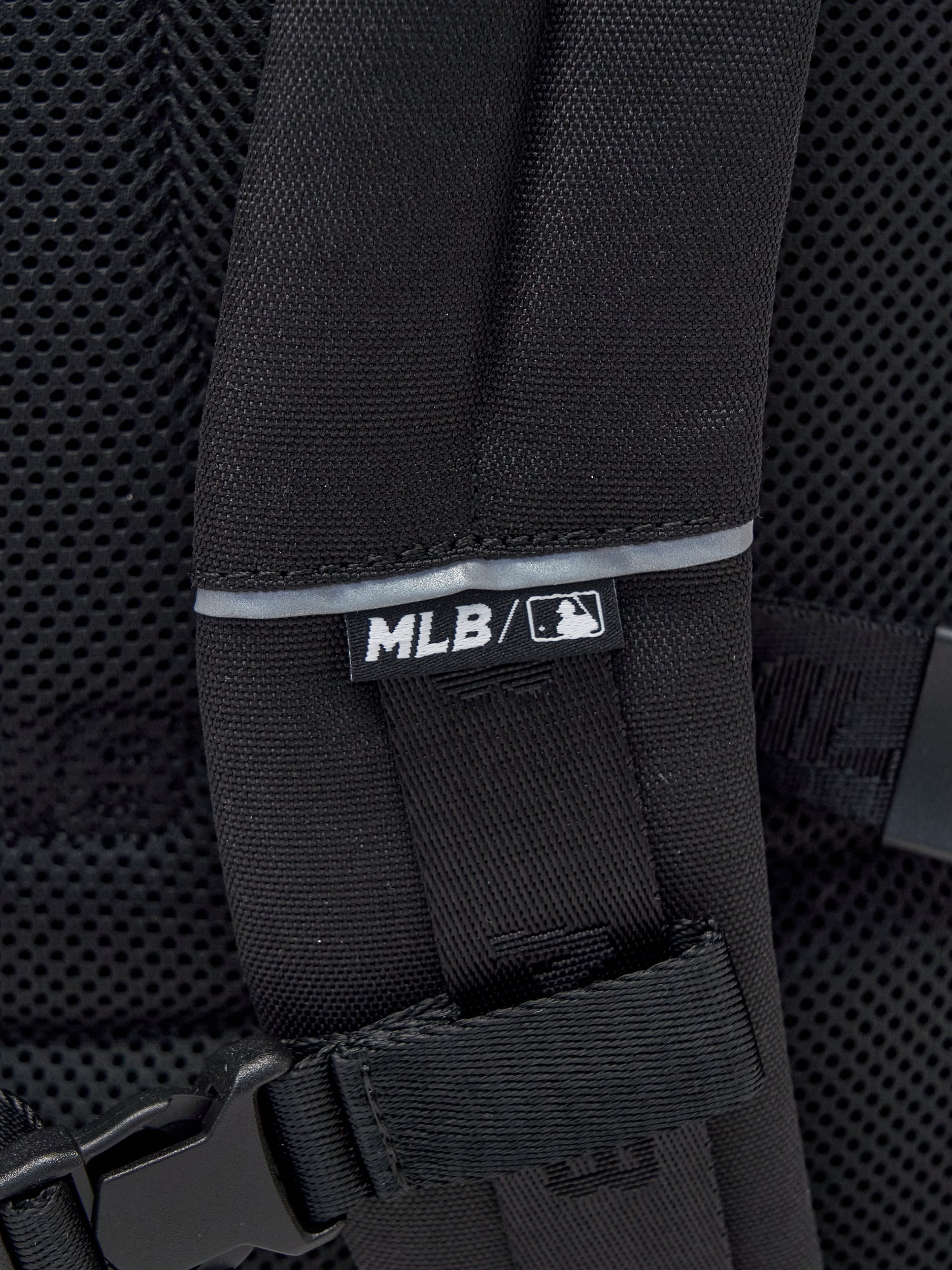 TAG POP BACKPACK