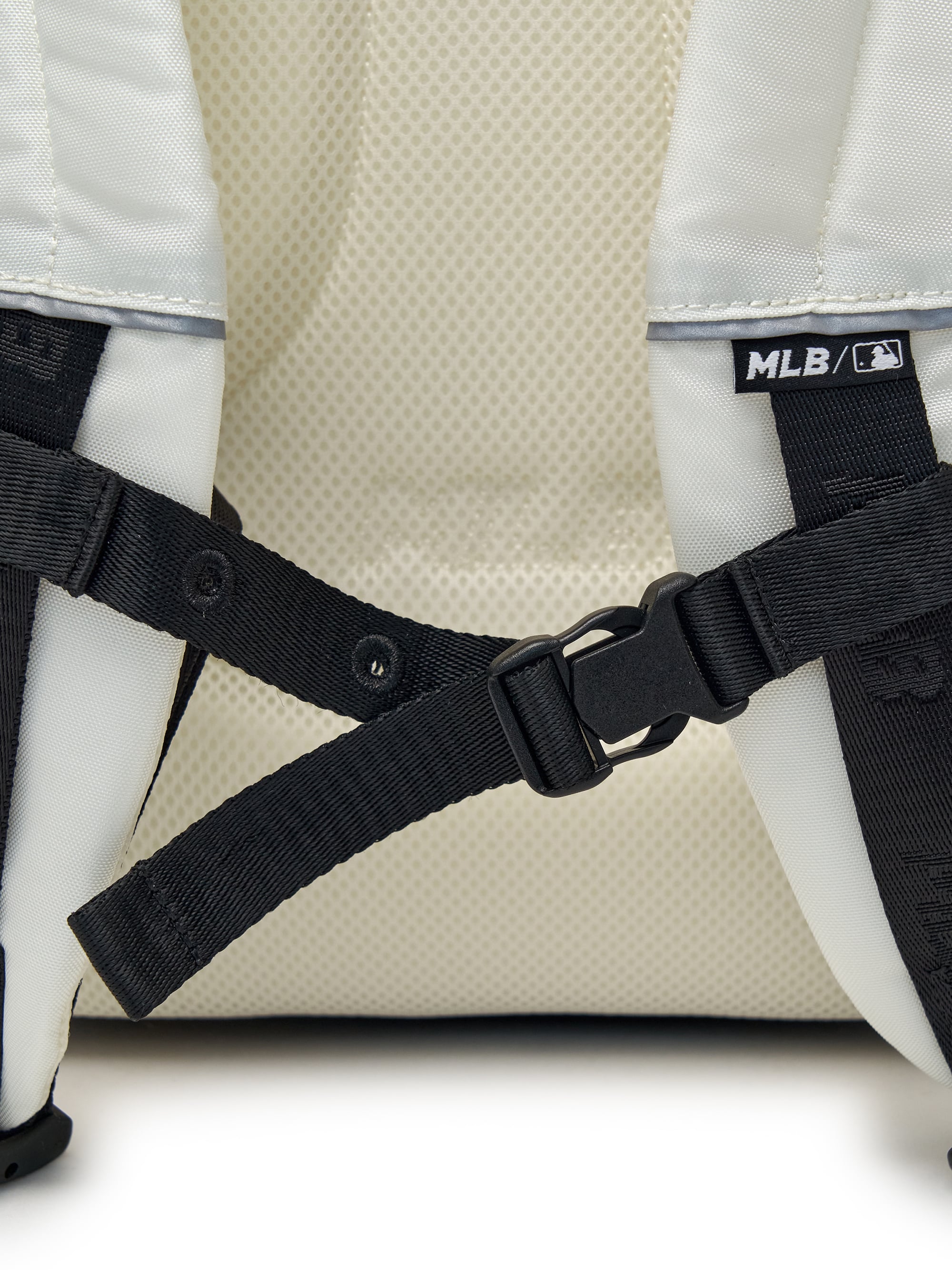 TAG FLY SCHOOL BACKPACK