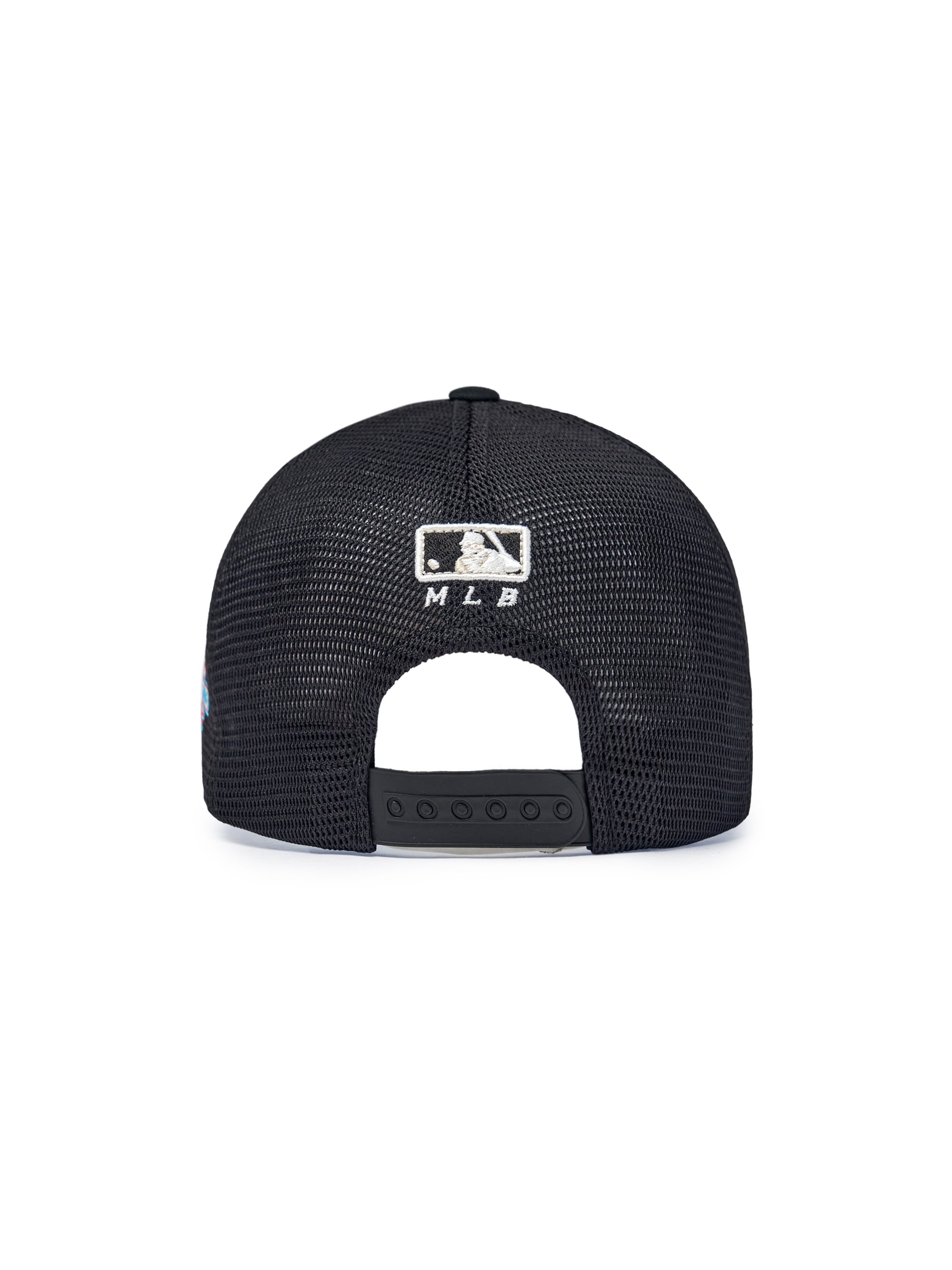 Signature Mesh Trucker
