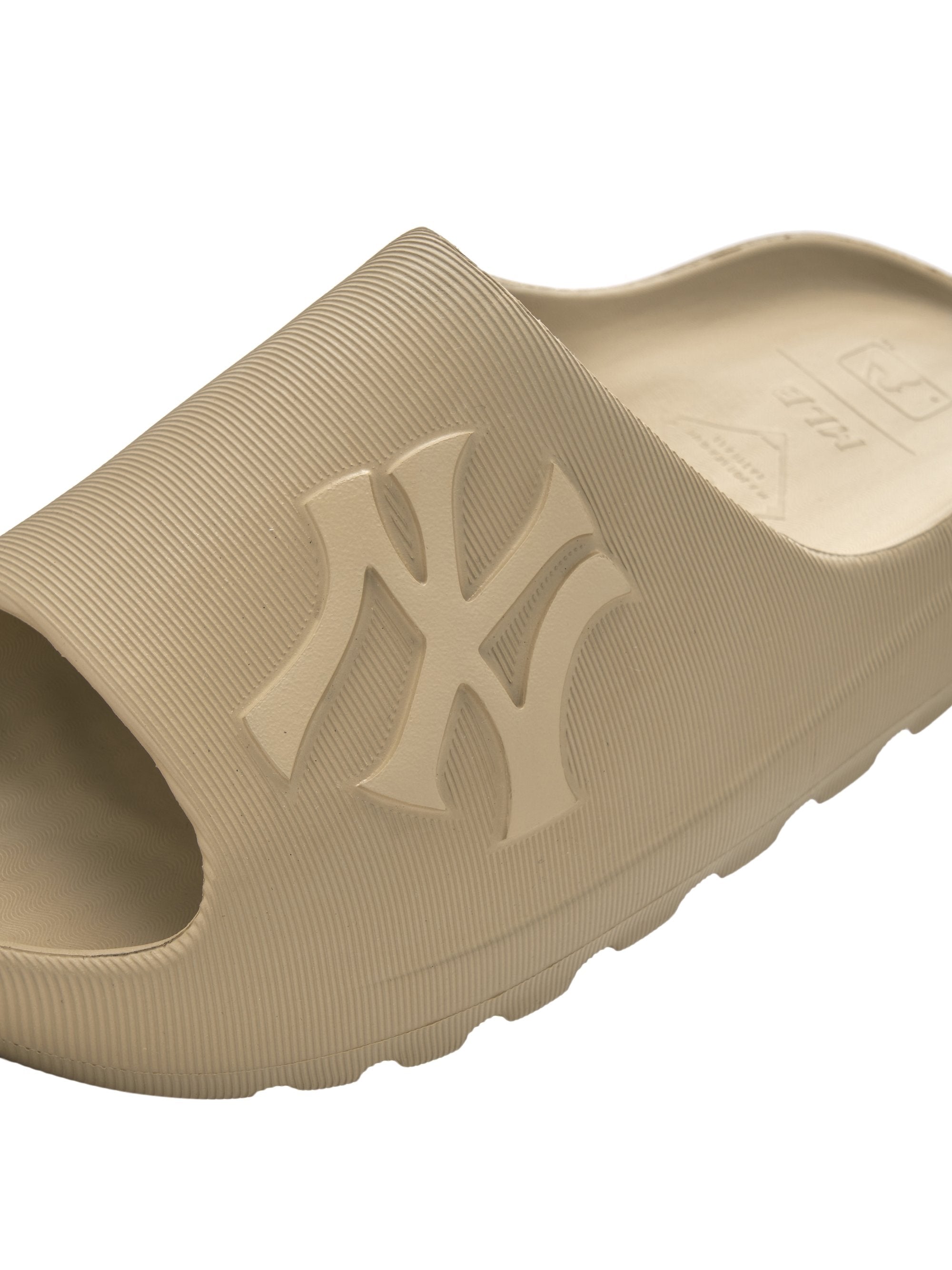 Skipper Slide