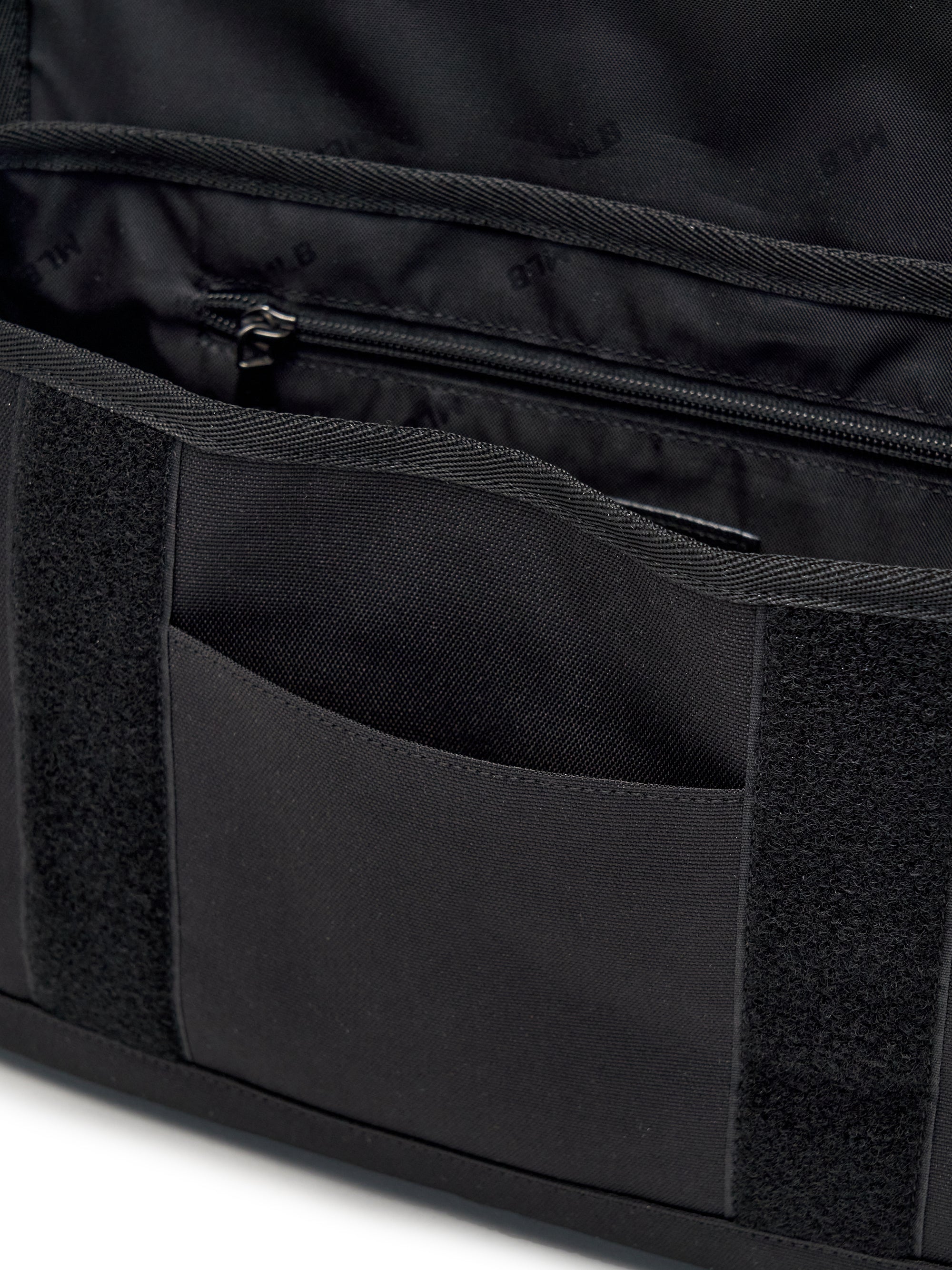 MESH POCKET MINI MESSENGER BAG