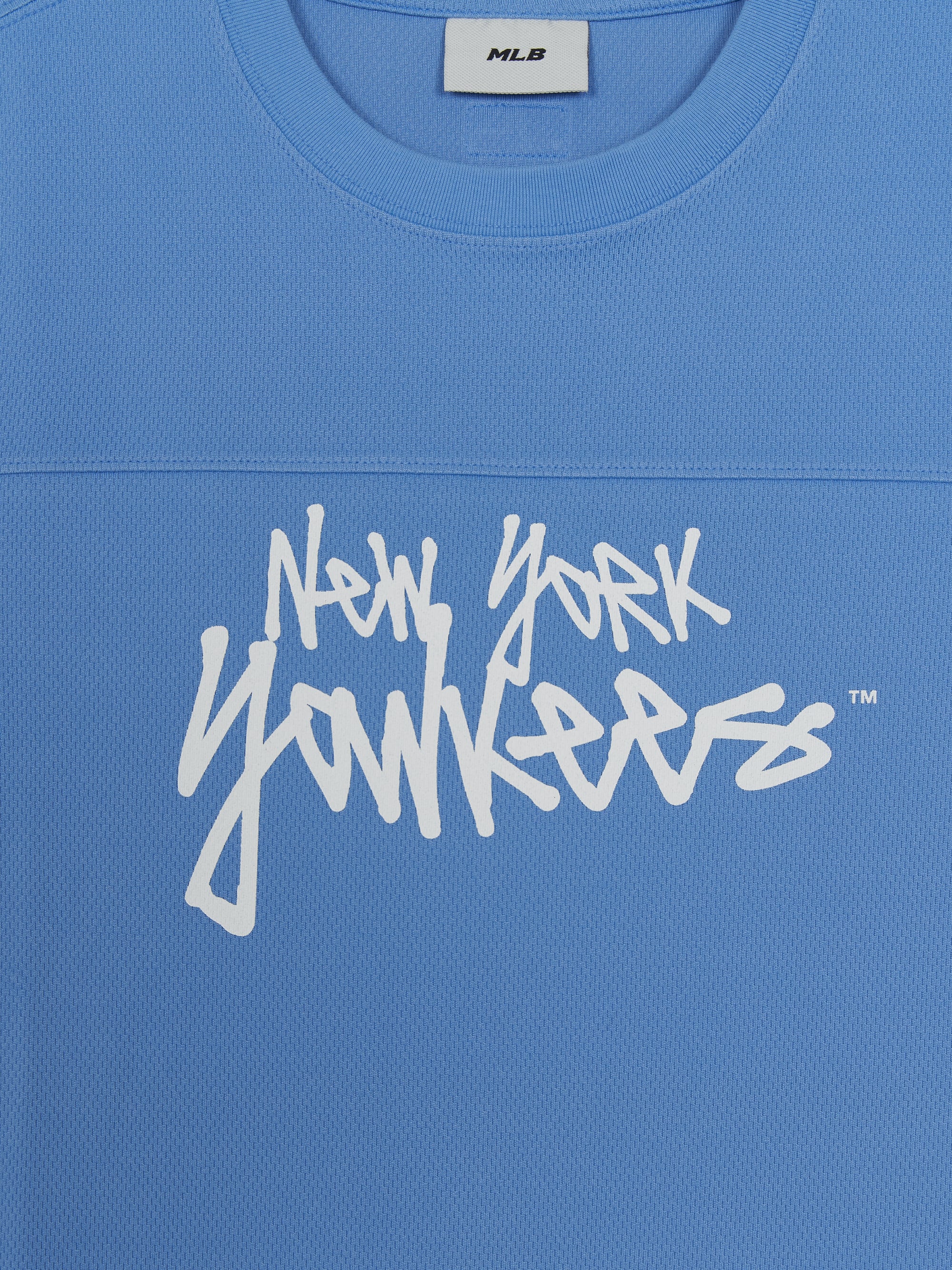 Sportive Mesh Graphic T-shirt
