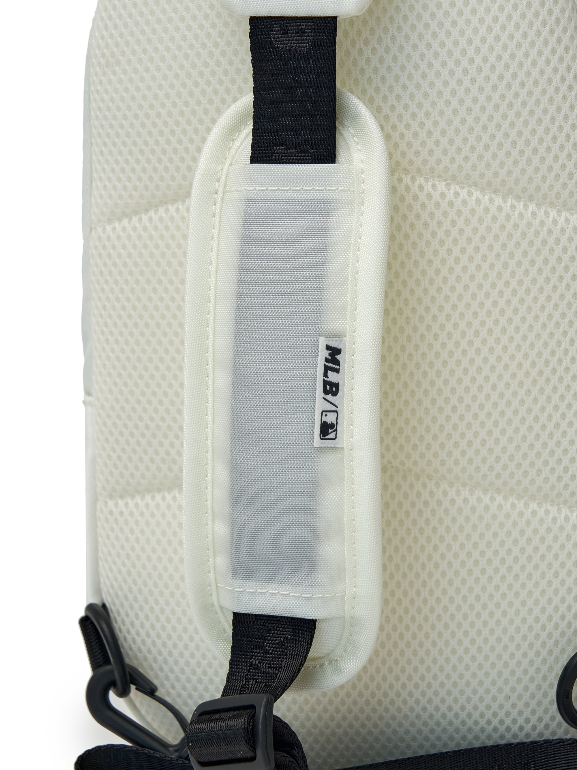 BASIC MESH SLINGBAG
