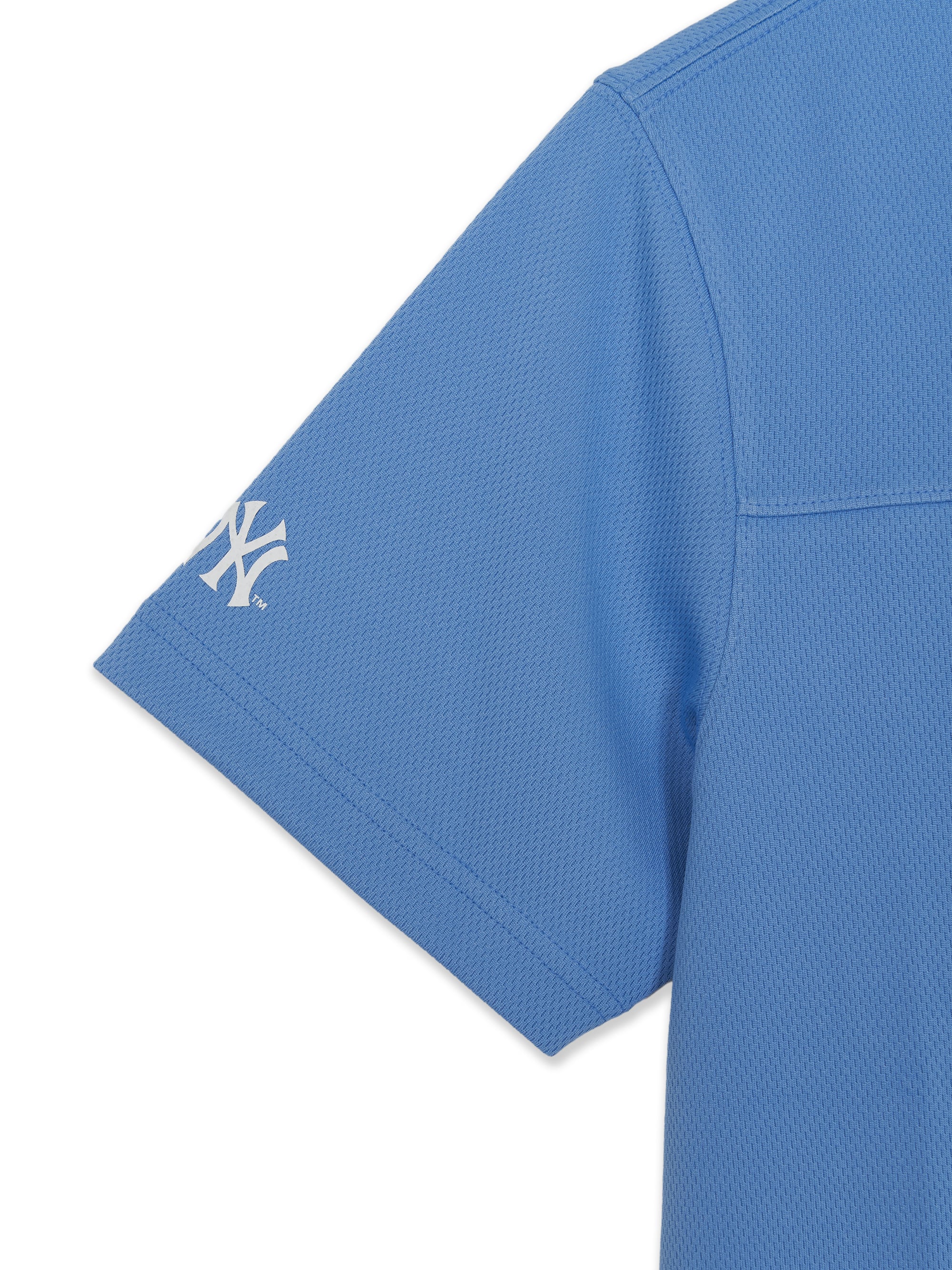 Sportive Mesh Graphic T-shirt