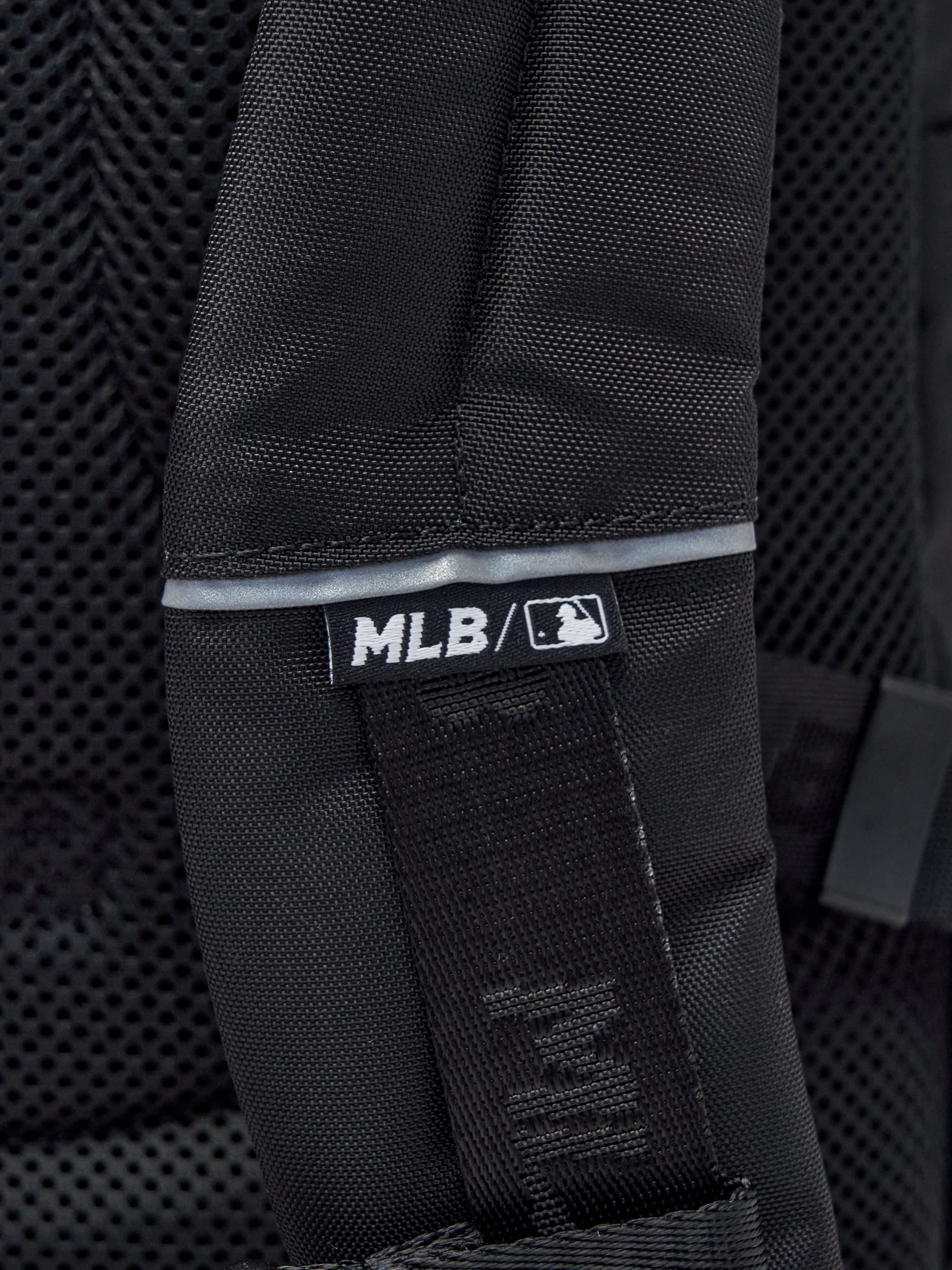 TAG FLY SCHOOL BACKPACK