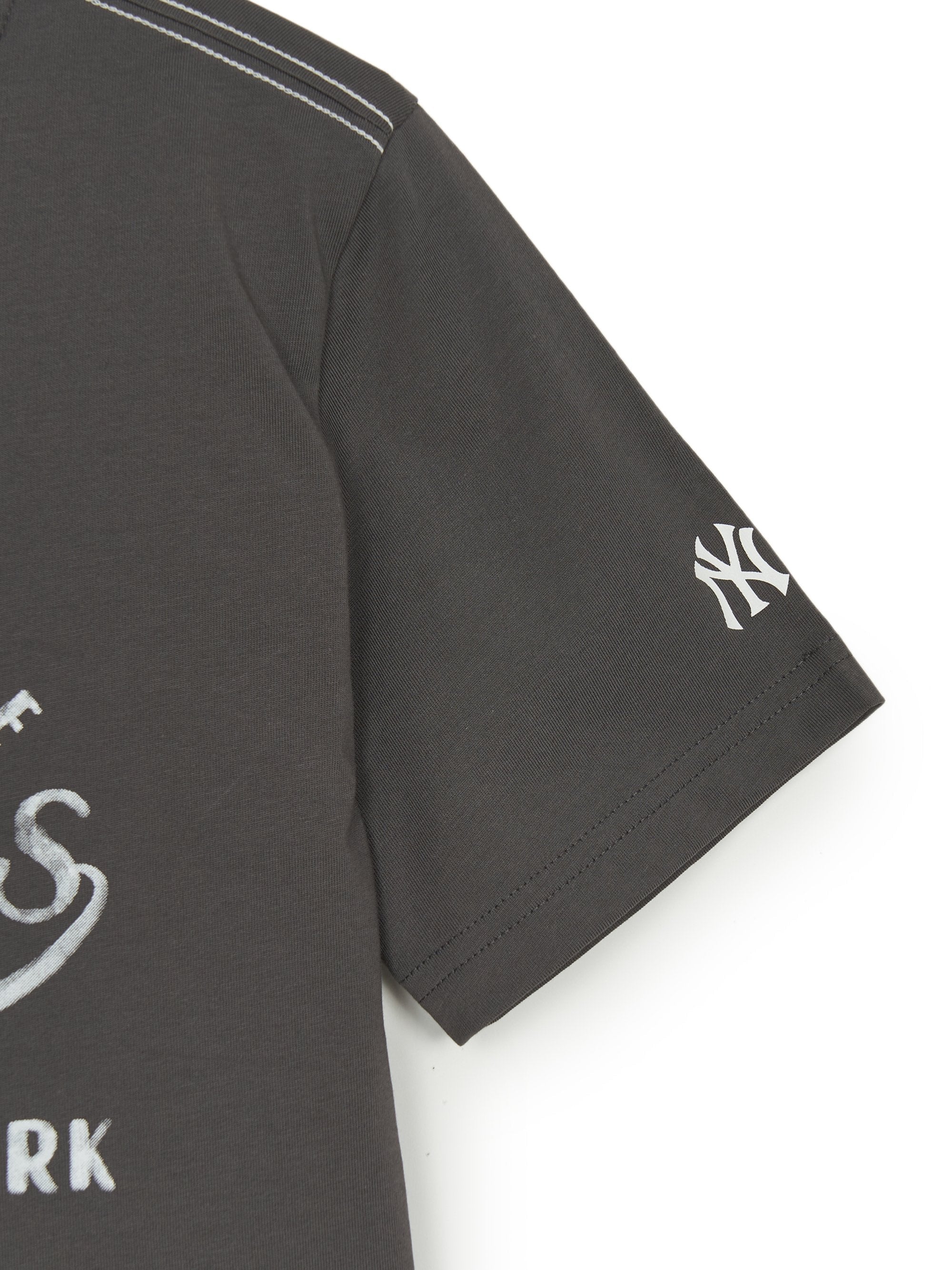 Vintage Artwork T-shirt Set