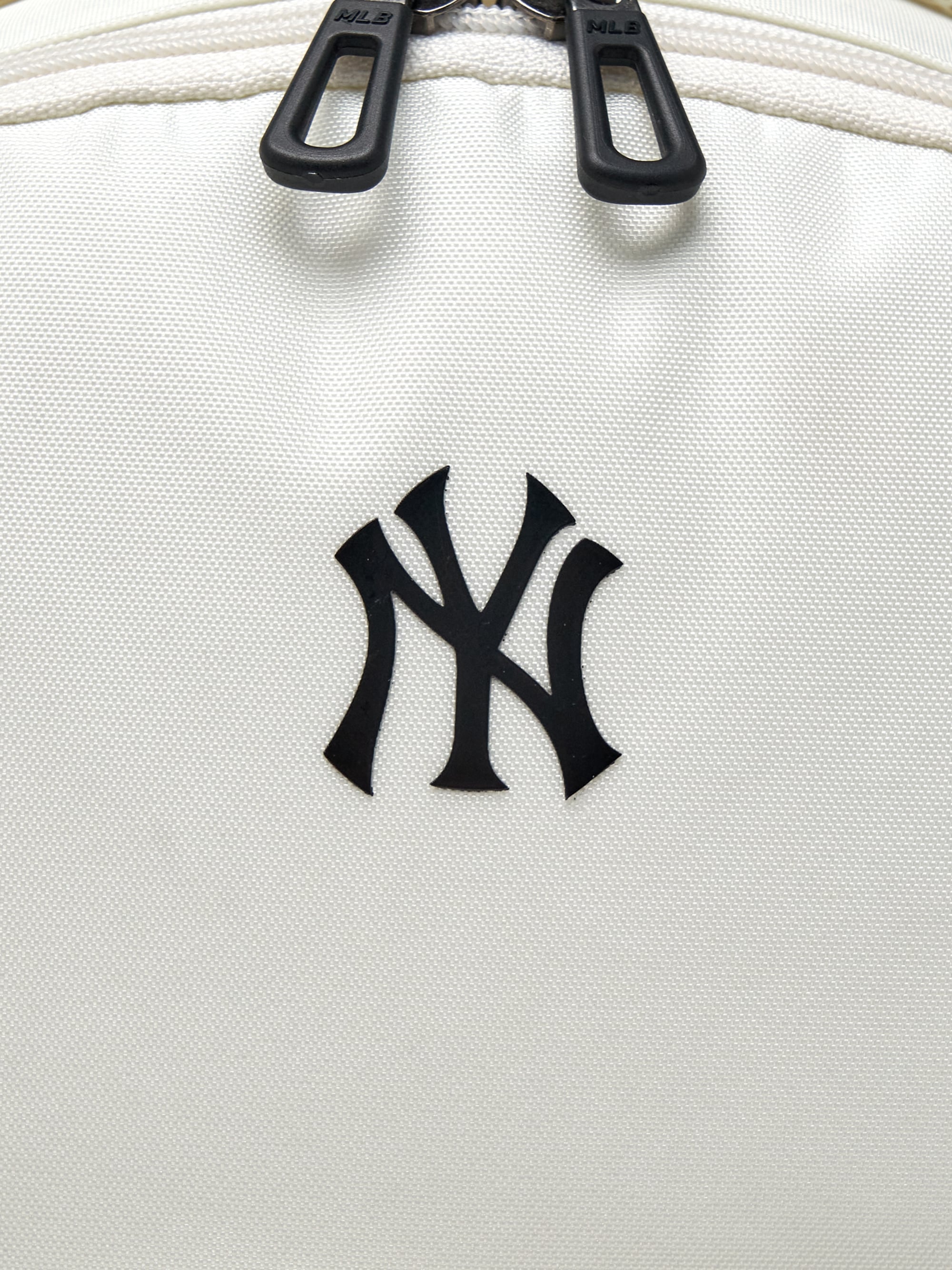 TAG FLY SCHOOL BACKPACK